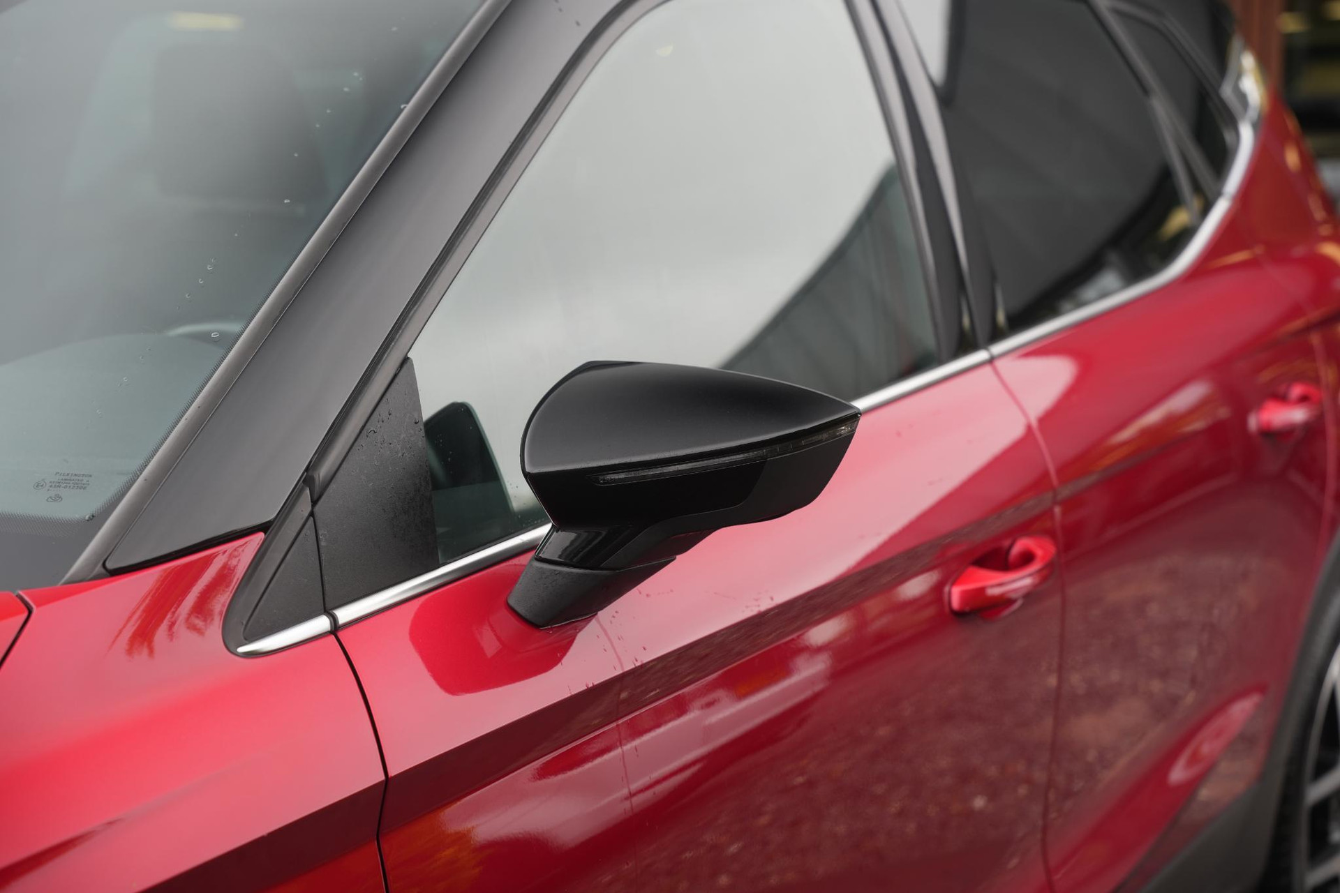 SEAT Arona 1.0 TSI Xcellence Business Intense 2019 Desire red met zwart dak 17