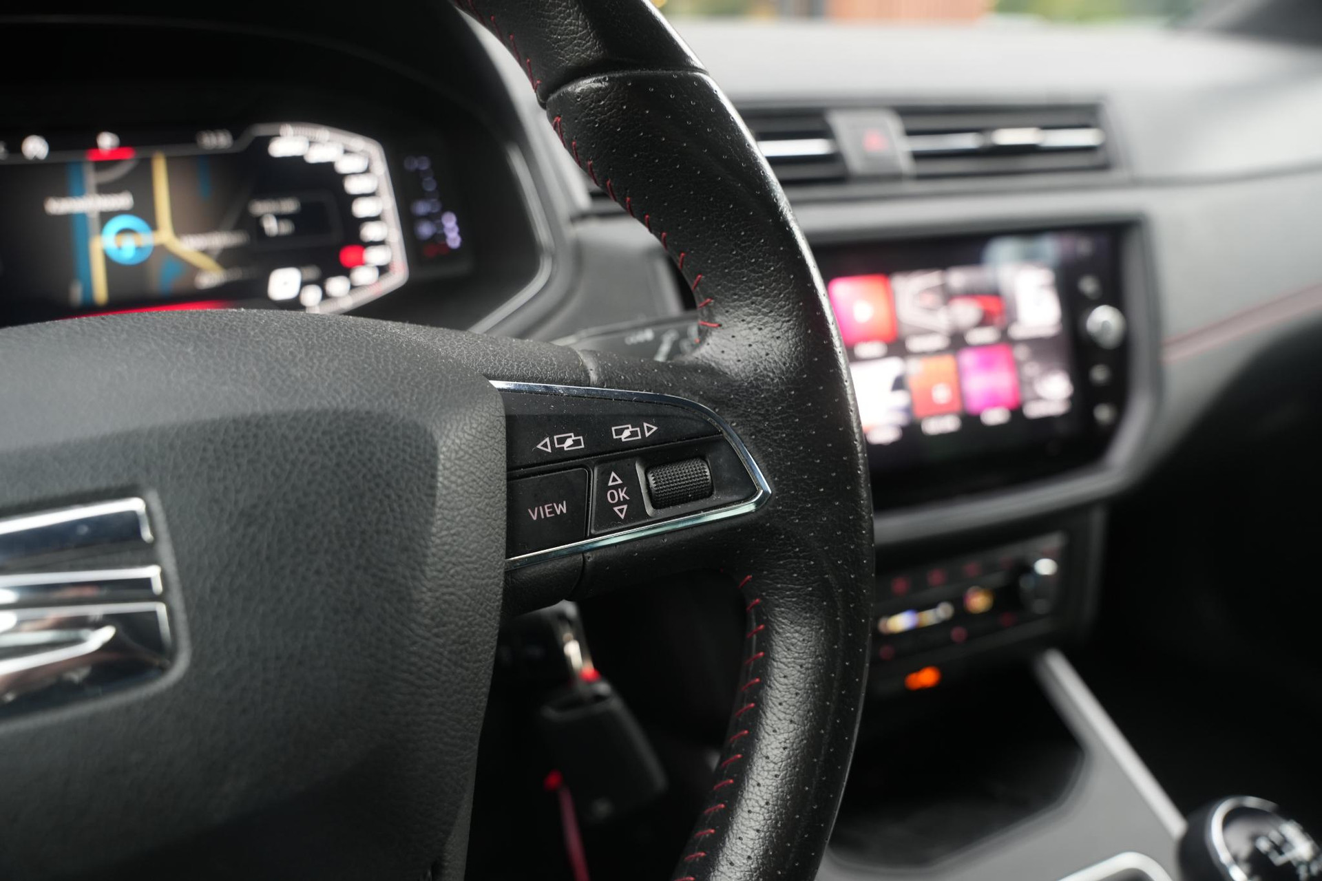 SEAT Arona 1.0 TSI Xcellence Business Intense 2019 Desire red met zwart dak 30