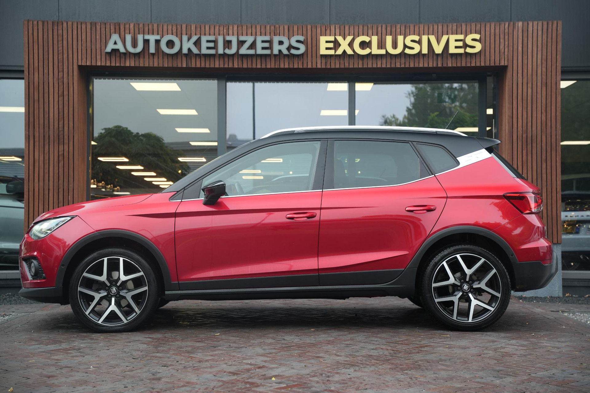 SEAT Arona 1.0 TSI Xcellence Business Intense 2019 Desire red met zwart dak 7