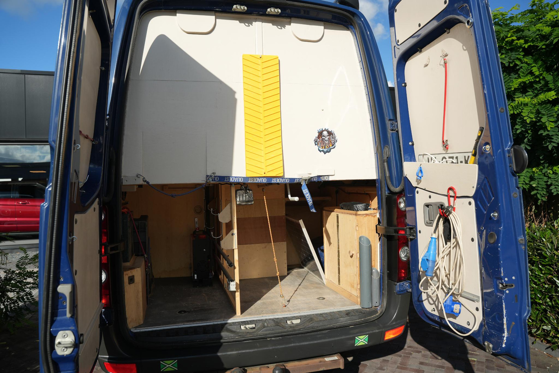 Volkswagen  Crafter 2010 Indian blue (F3F3) 12