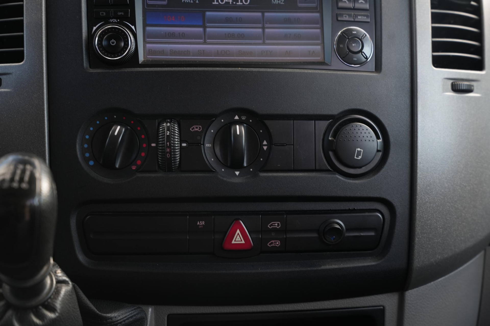Volkswagen  Crafter 2010 Indian blue (F3F3) 18