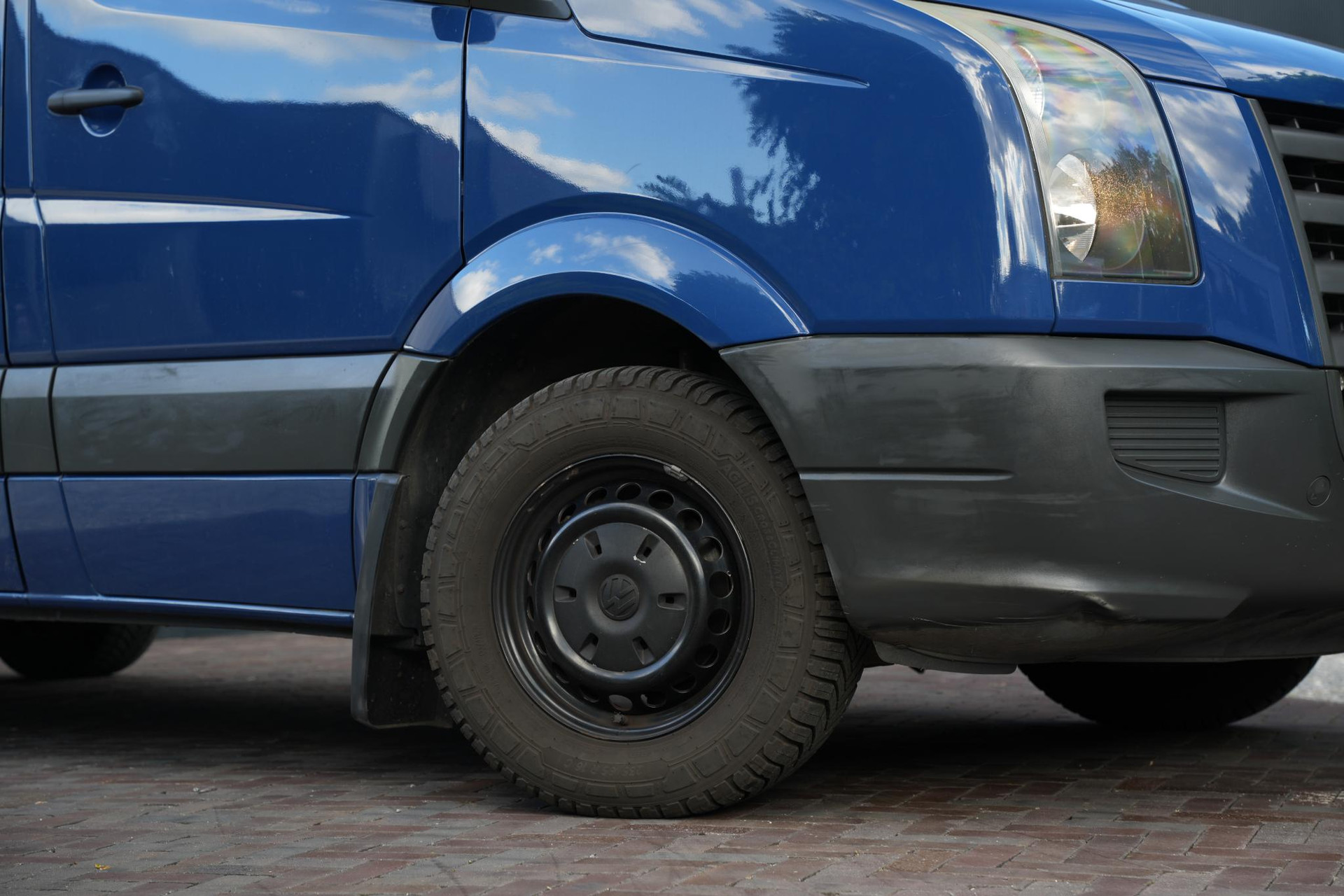 Volkswagen  Crafter 2010 Indian blue (F3F3) 23