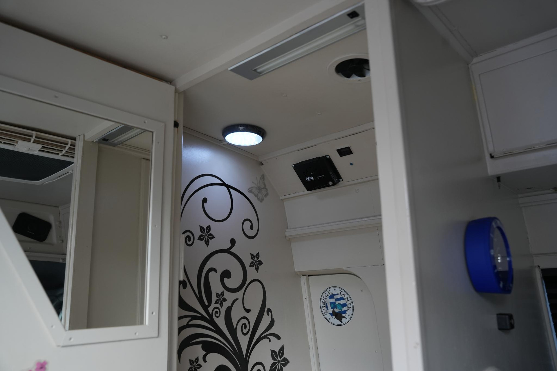 Volkswagen  Crafter 2010 Indian blue (F3F3) 24