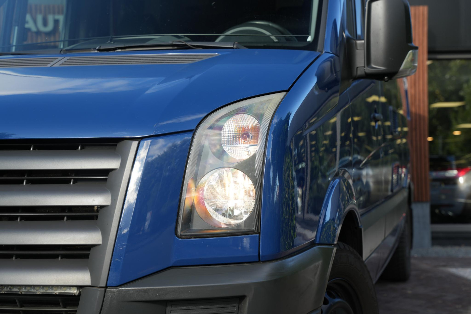 Volkswagen  Crafter 2010 Indian blue (F3F3) 31