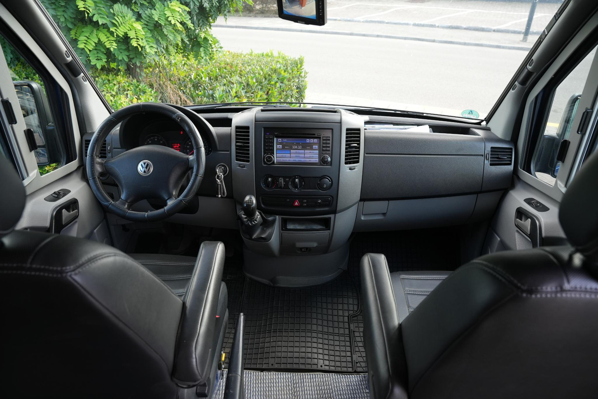 Volkswagen  Crafter 2010 Indian blue (F3F3) 4