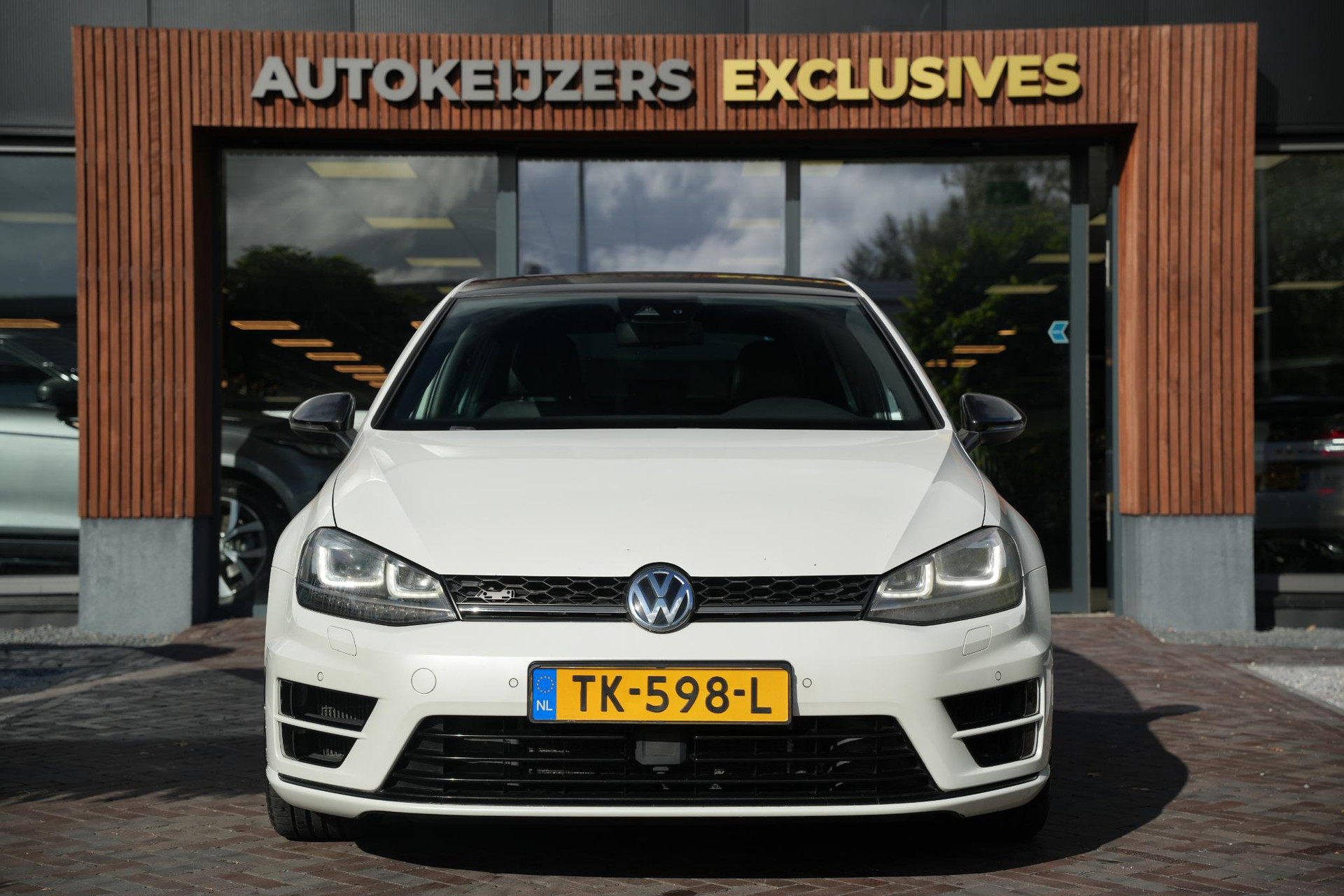 Volkswagen Golf 2.0 TSI R 4Motion 2014 Oryx white mother-of-pearl eff (0R0R) 3