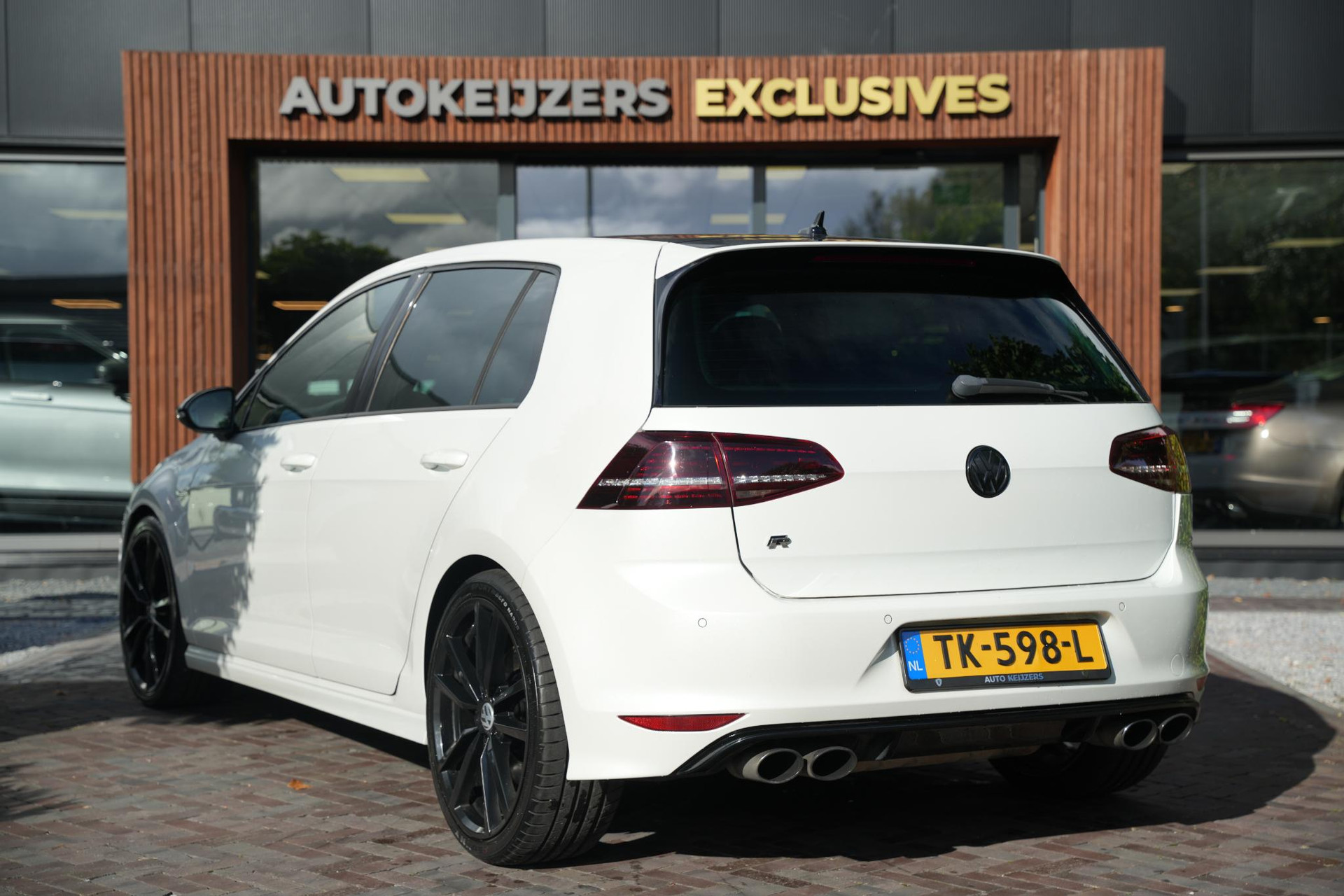 Volkswagen Golf 2.0 TSI R 4Motion 2014 Oryx white mother-of-pearl eff (0R0R) 9