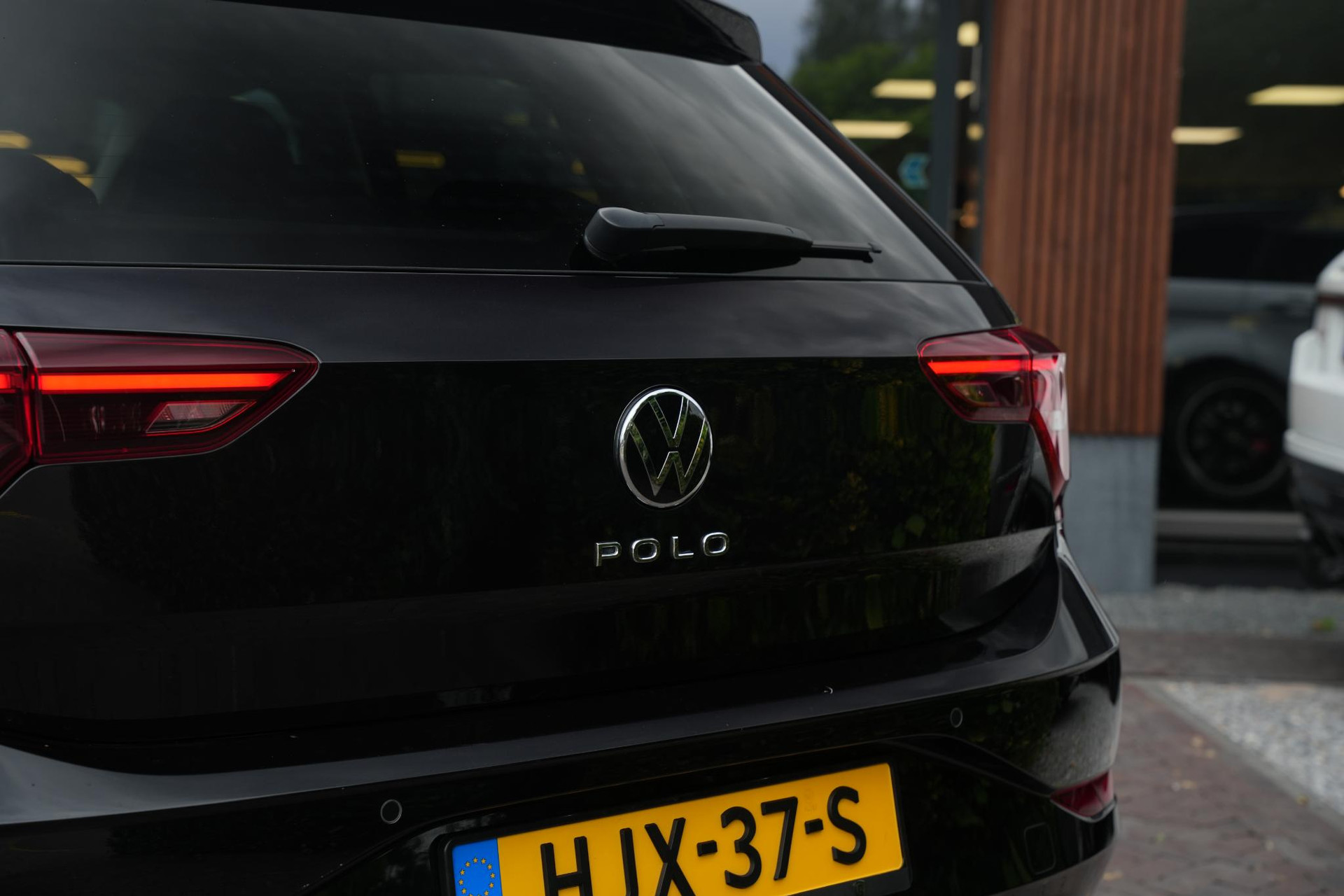 Volkswagen Polo 1.0 TSI Life Business 2022 Deep black 19