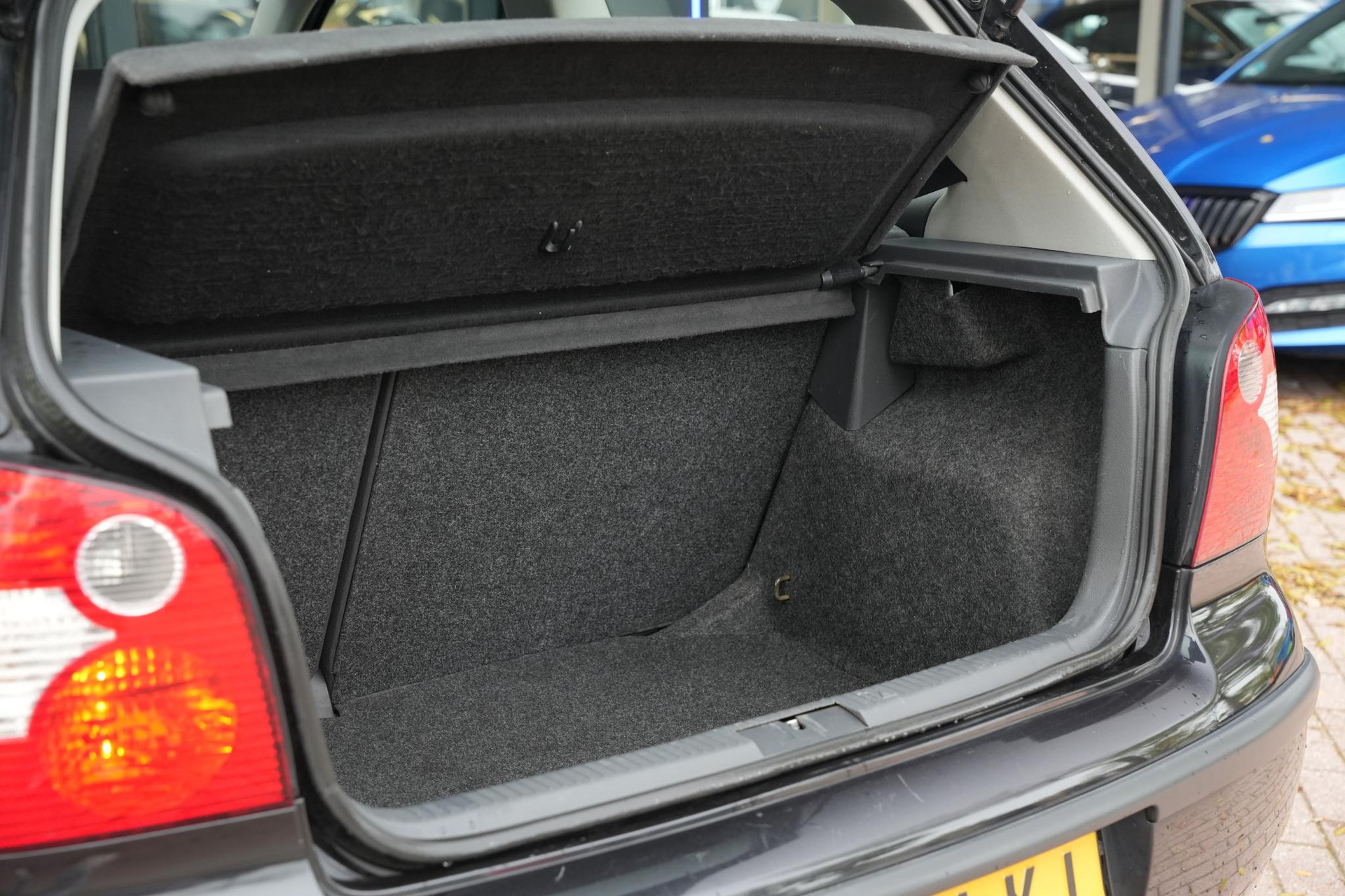Volkswagen Polo 1.4-16V 2003 Blackmagic pareleffect 12
