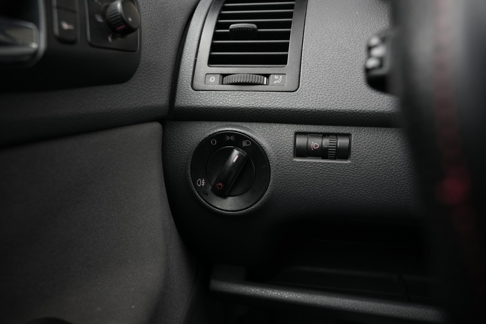 Volkswagen Polo 1.4-16V 2003 Blackmagic pareleffect 27