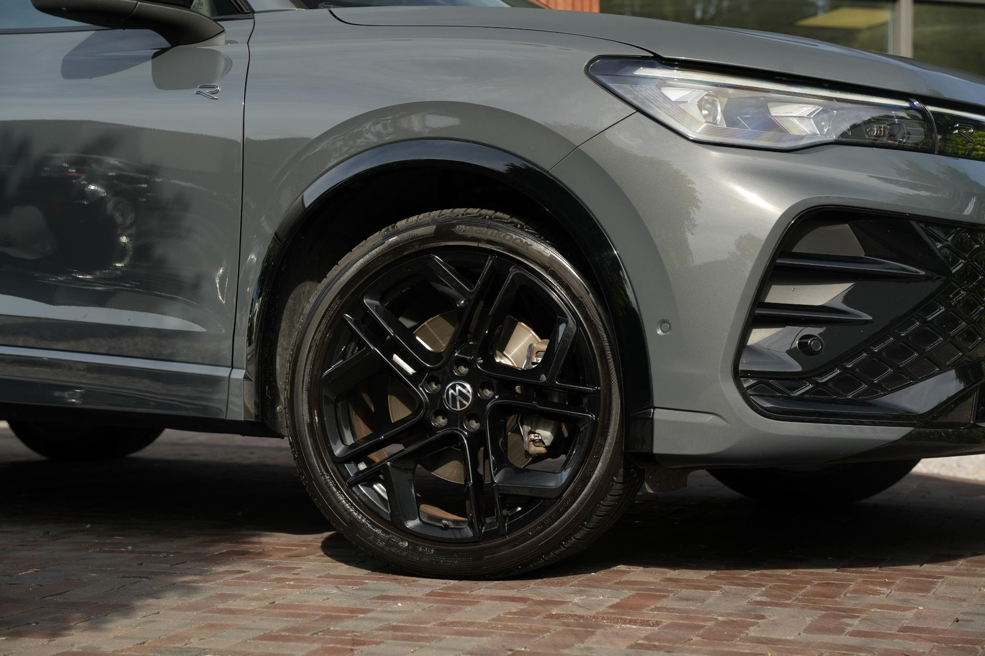 Volkswagen Tiguan 1.5 eHybrid R-Line Business 2024 Dolphin grey 14