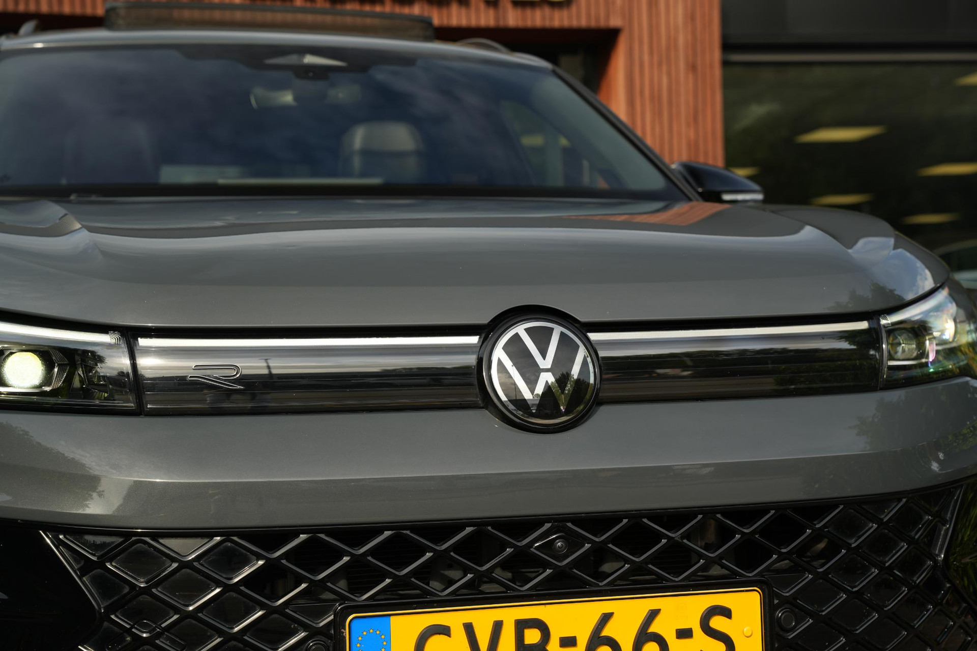 Volkswagen Tiguan 1.5 eHybrid R-Line Business 2024 Dolphin grey 16