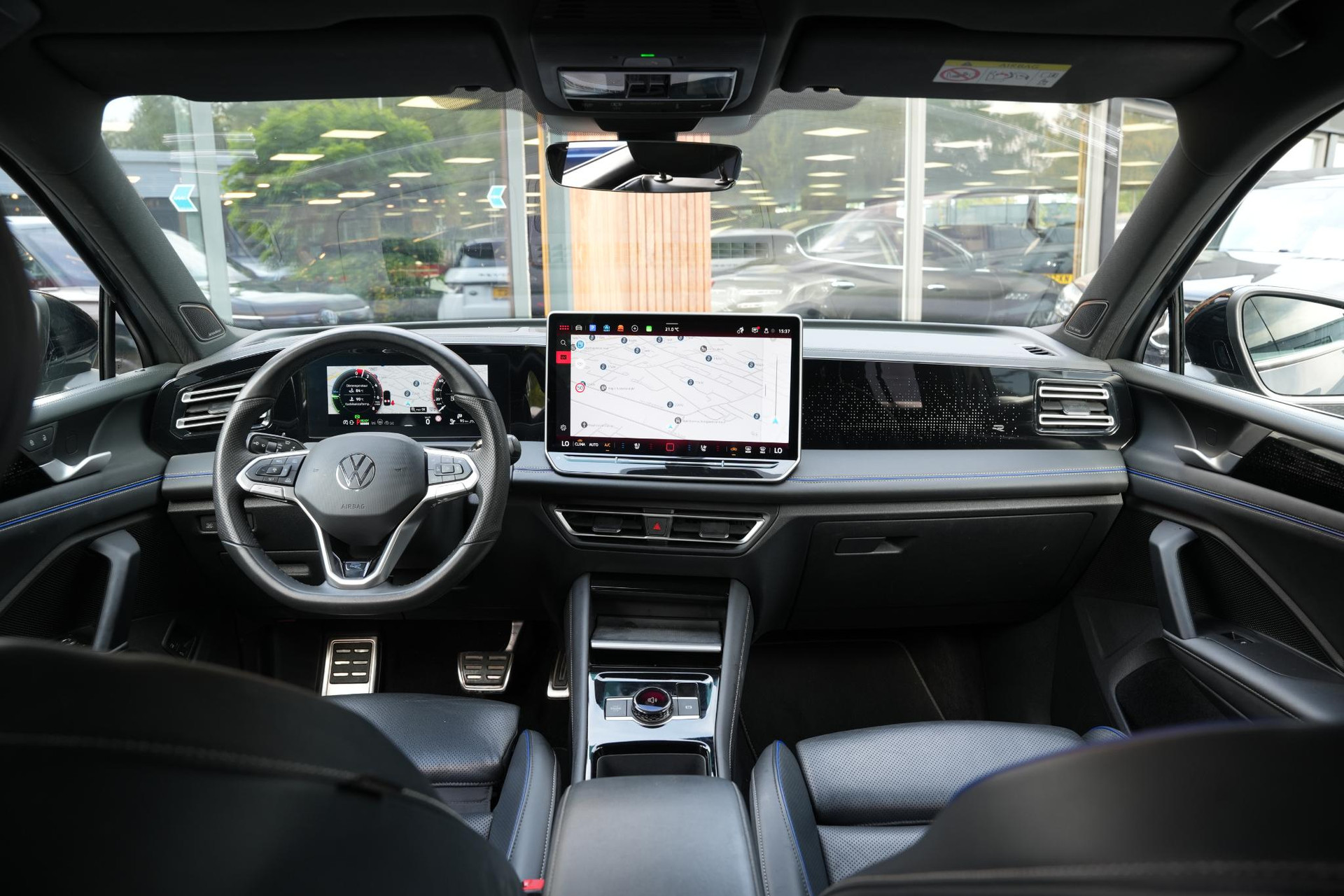 Volkswagen Tiguan 1.5 eHybrid R-Line Business 2024 Dolphin grey 2