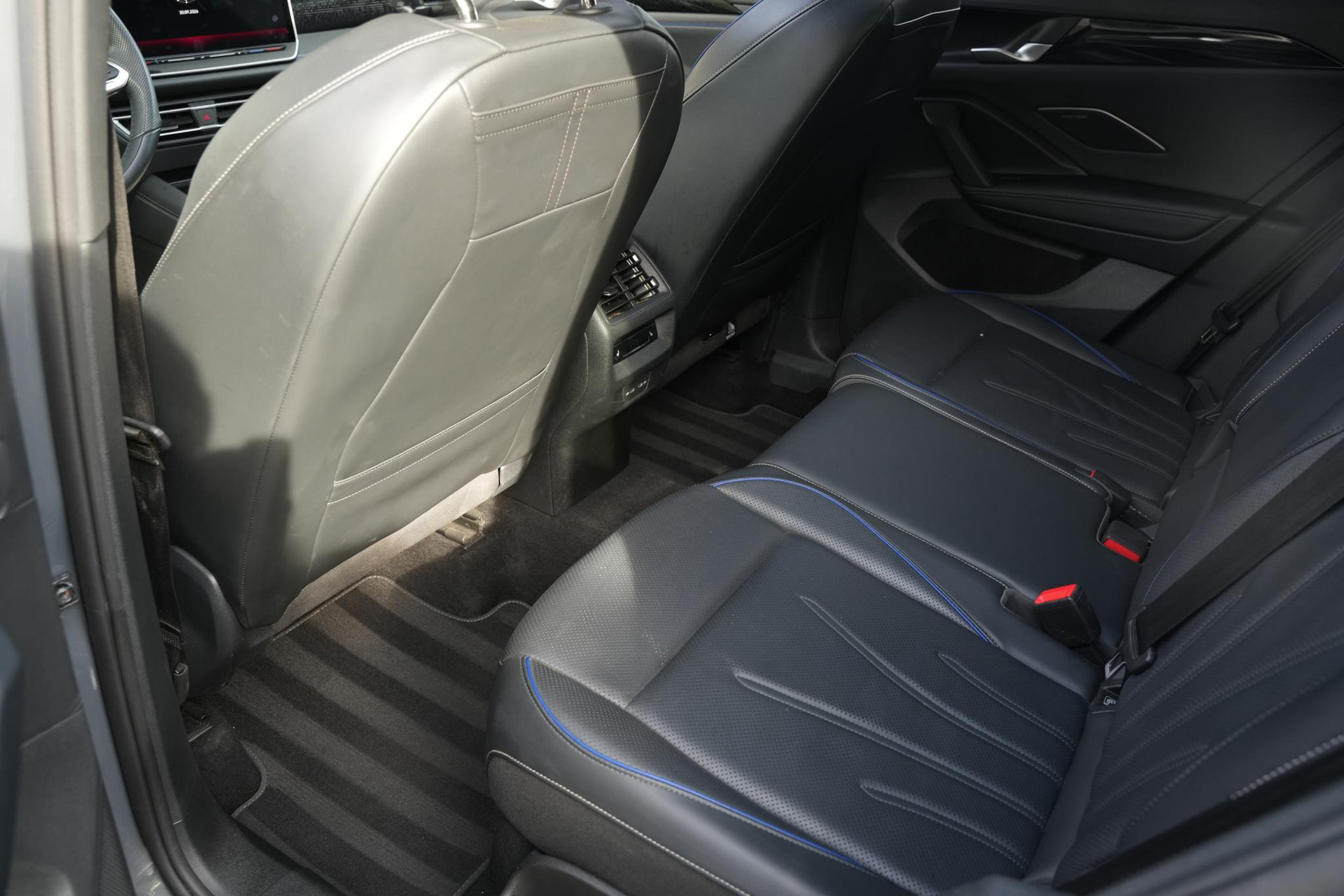 Volkswagen Tiguan 1.5 eHybrid R-Line Business 2024 Dolphin grey 20