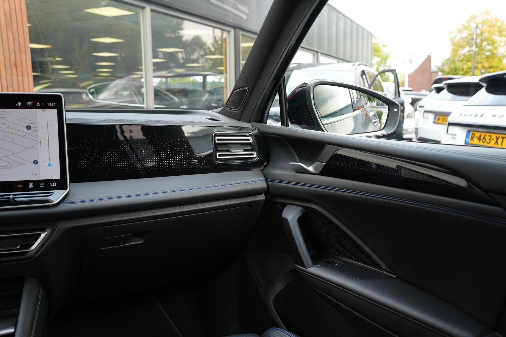 Volkswagen Tiguan 1.5 eHybrid R-Line Business 2024 Dolphin grey 33