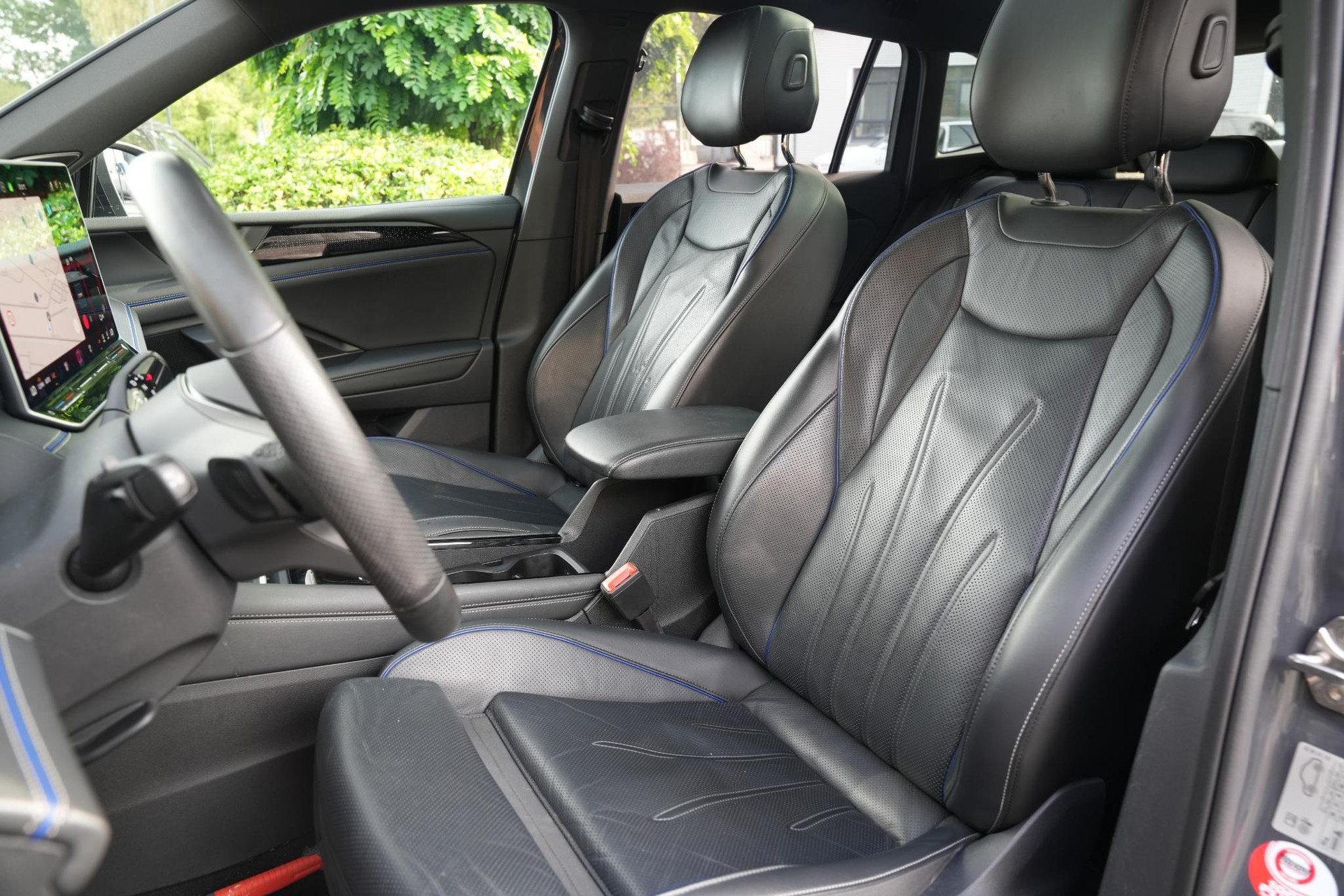 Volkswagen Tiguan 1.5 eHybrid R-Line Business 2024 Dolphin grey 4