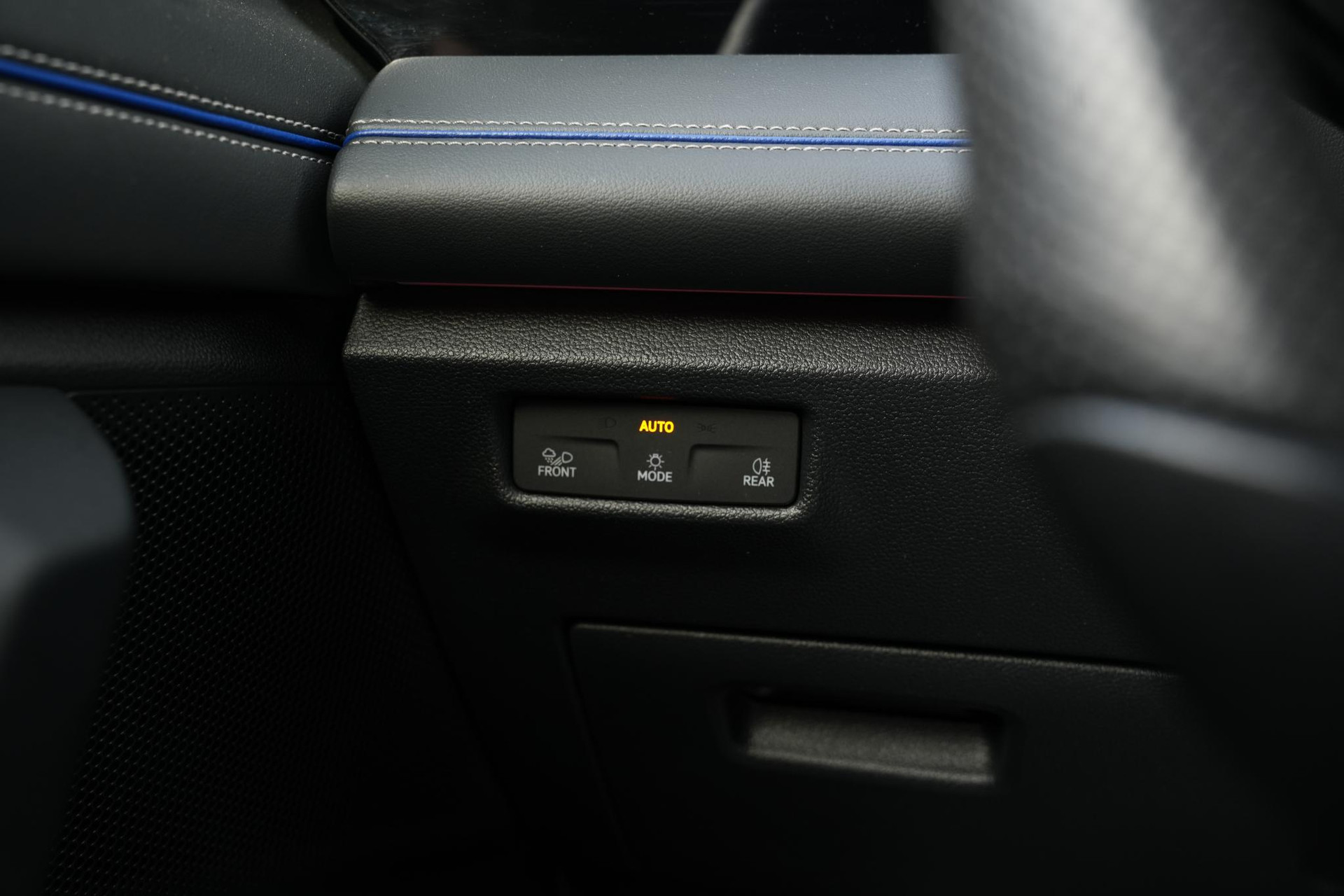 Volkswagen Tiguan 1.5 eHybrid R-Line Business 2024 Dolphin grey 41