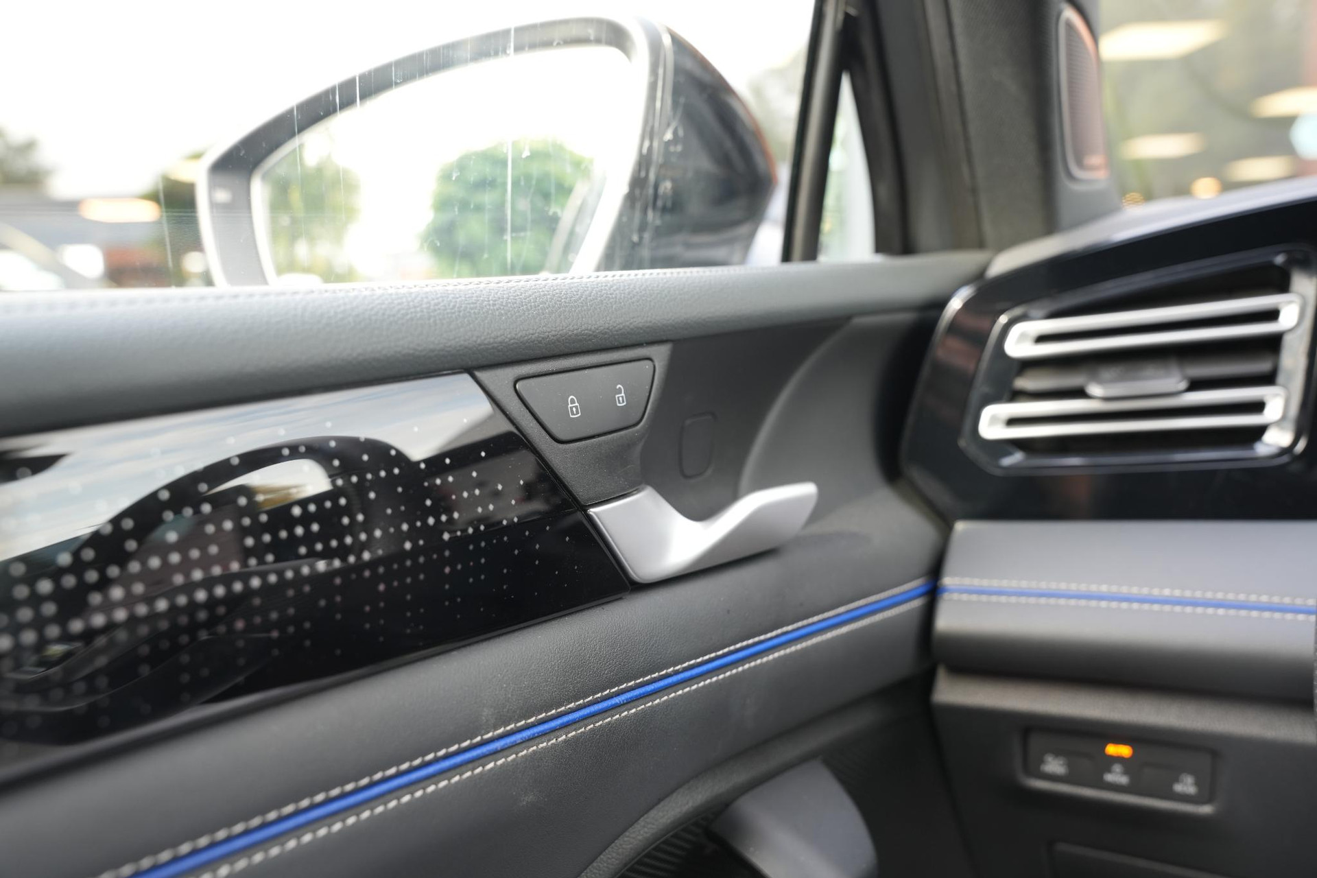 Volkswagen Tiguan 1.5 eHybrid R-Line Business 2024 Dolphin grey 43