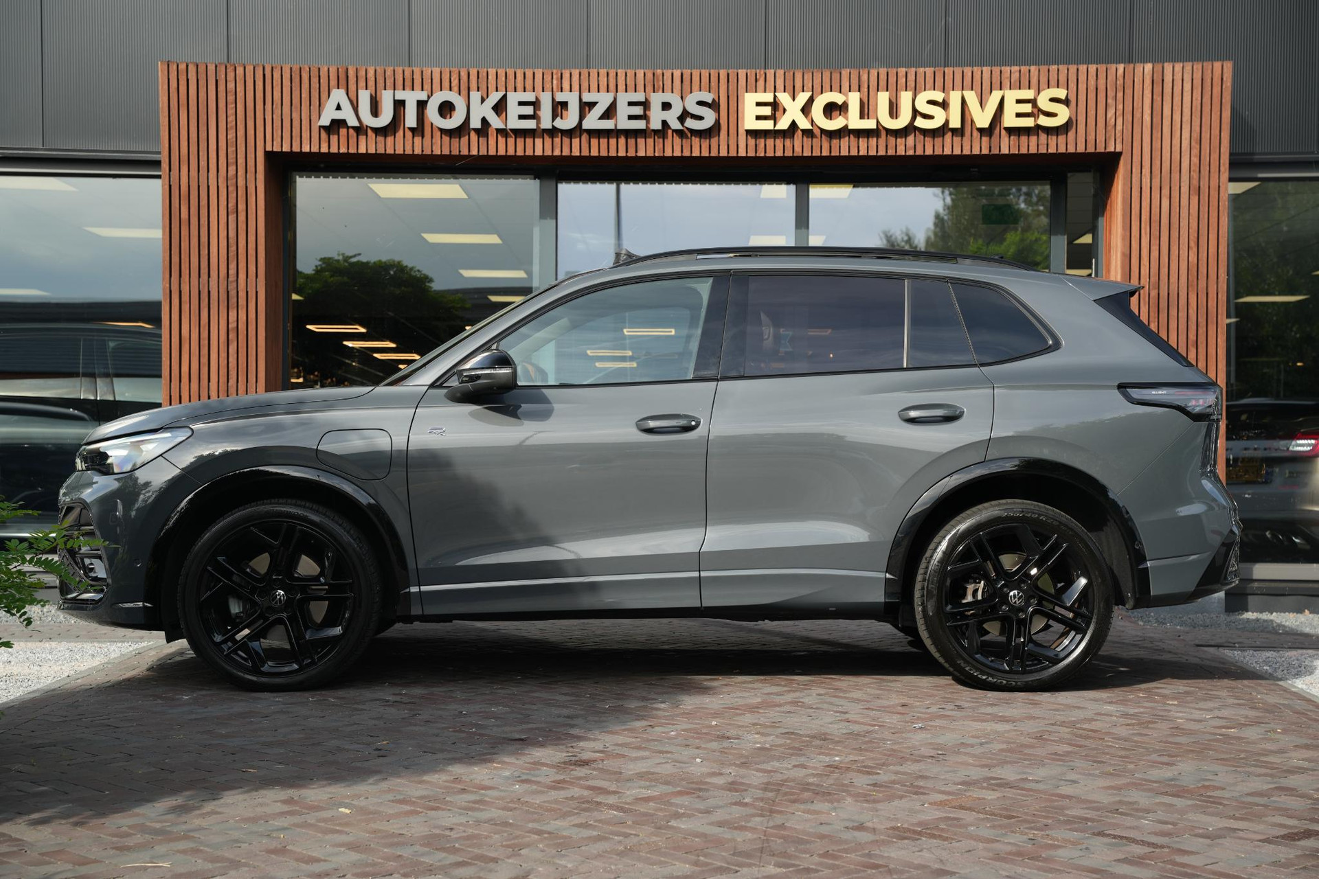 Volkswagen Tiguan 1.5 eHybrid R-Line Business 2024 Dolphin grey 7