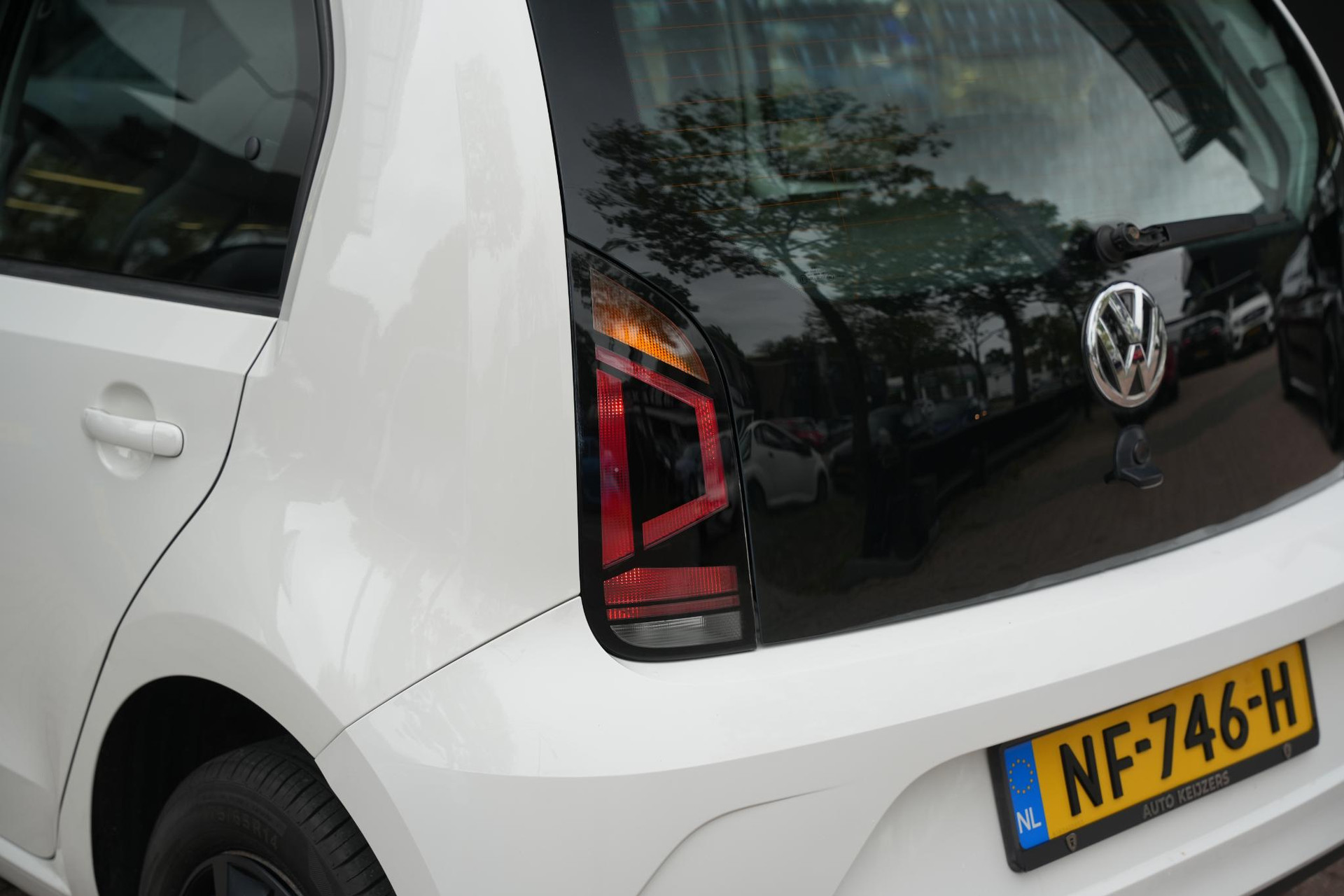 Volkswagen up! 1.0 BMT move up! 2017 Candy white 18