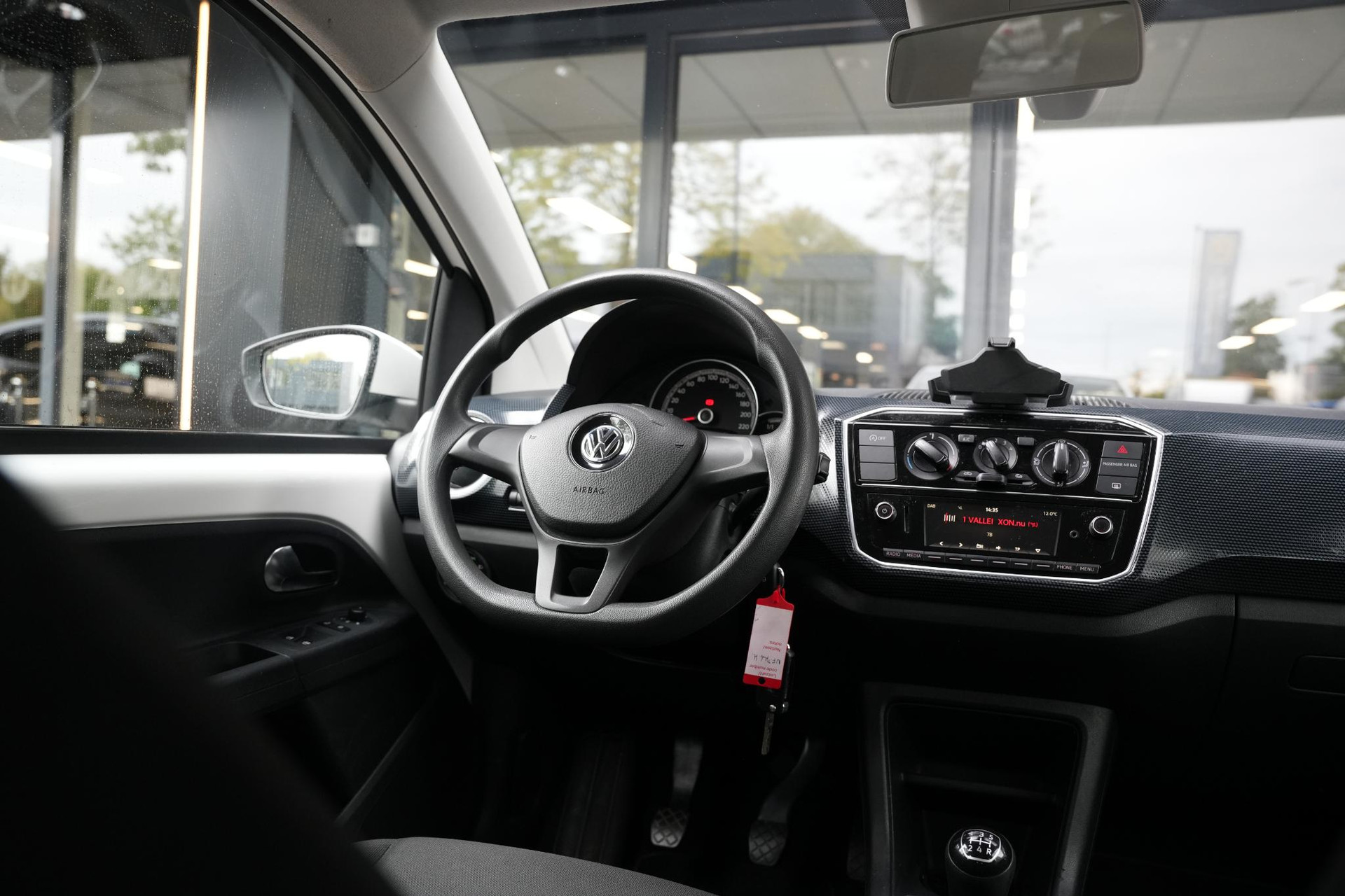 Volkswagen up! 1.0 BMT move up! 2017 Candy white 21