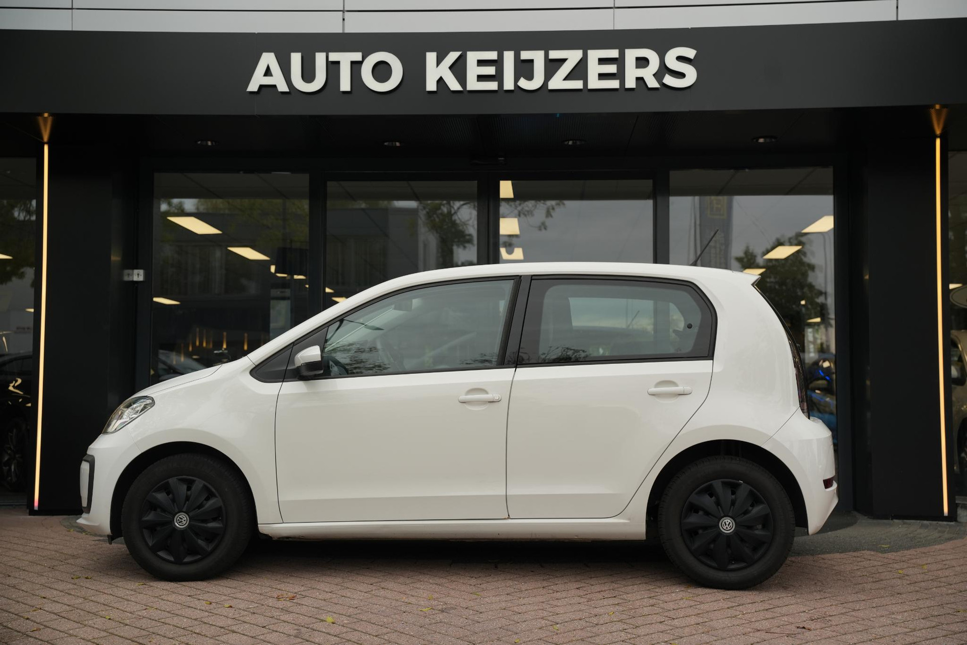 Volkswagen up! 1.0 BMT move up! 2017 Candy white 7