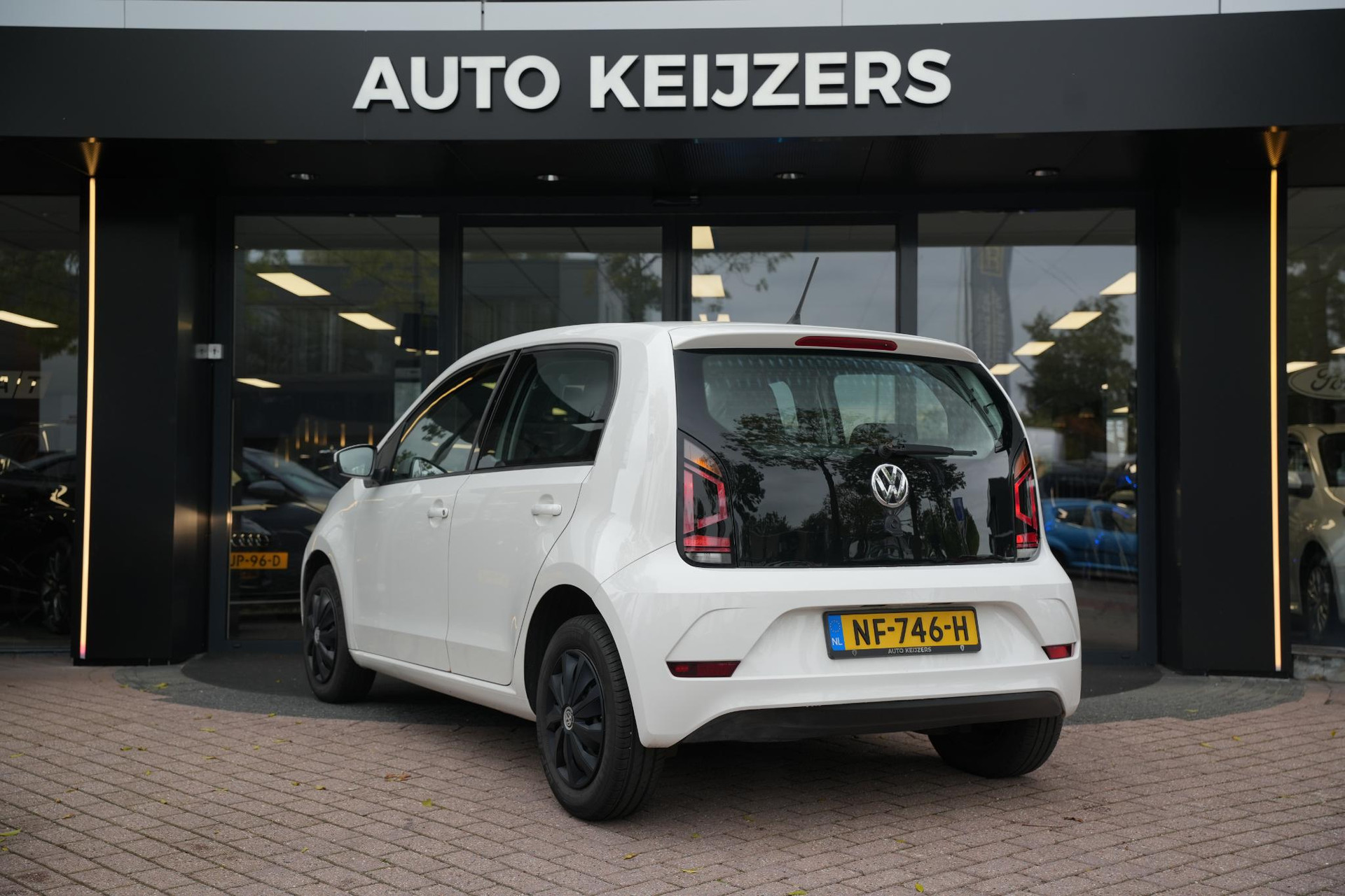Volkswagen up! 1.0 BMT move up! 2017 Candy white 9