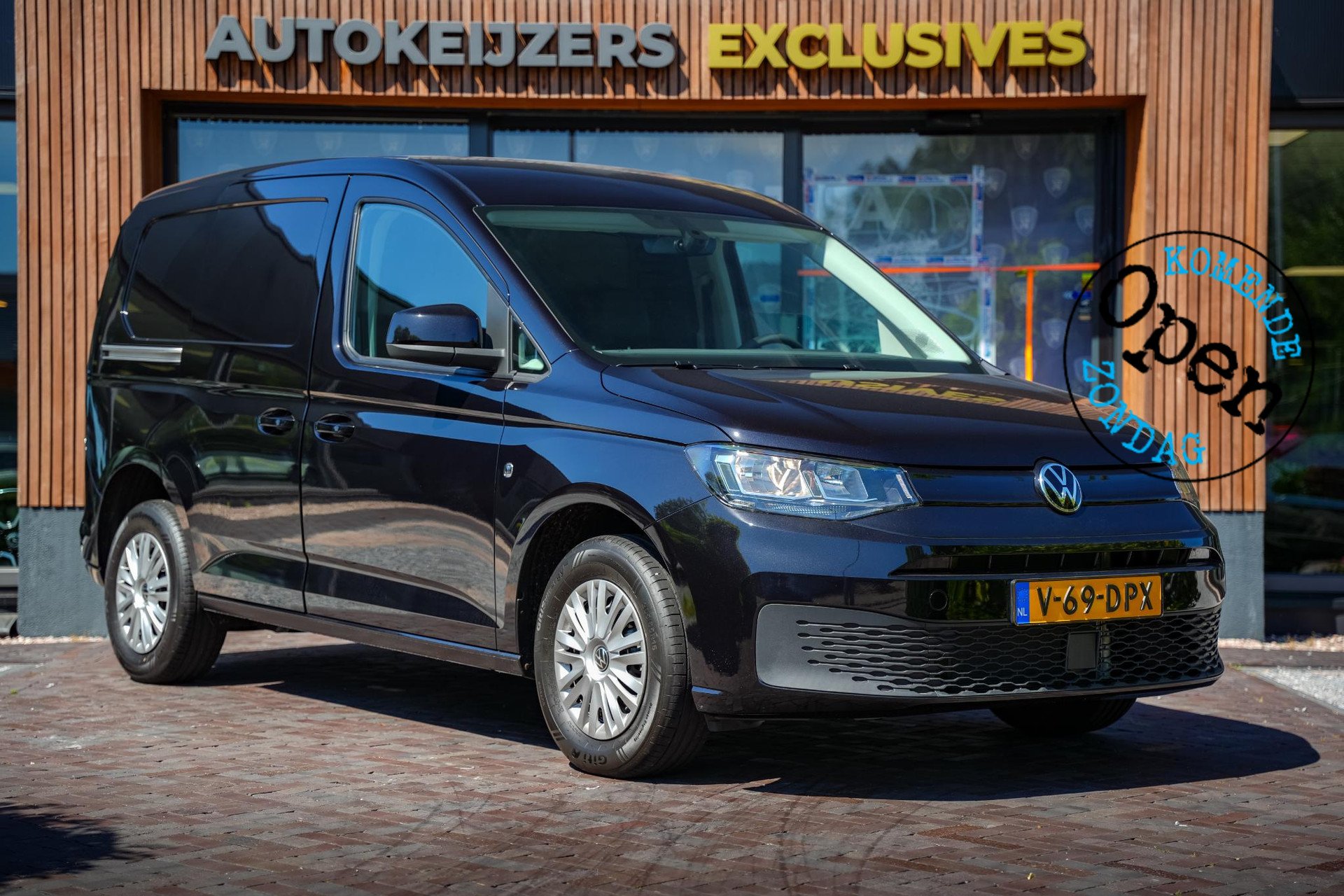 Volkswagen Caddy Cargo 2.0 TDI Style 2024 Deep black pearl effect (lc9x) 1