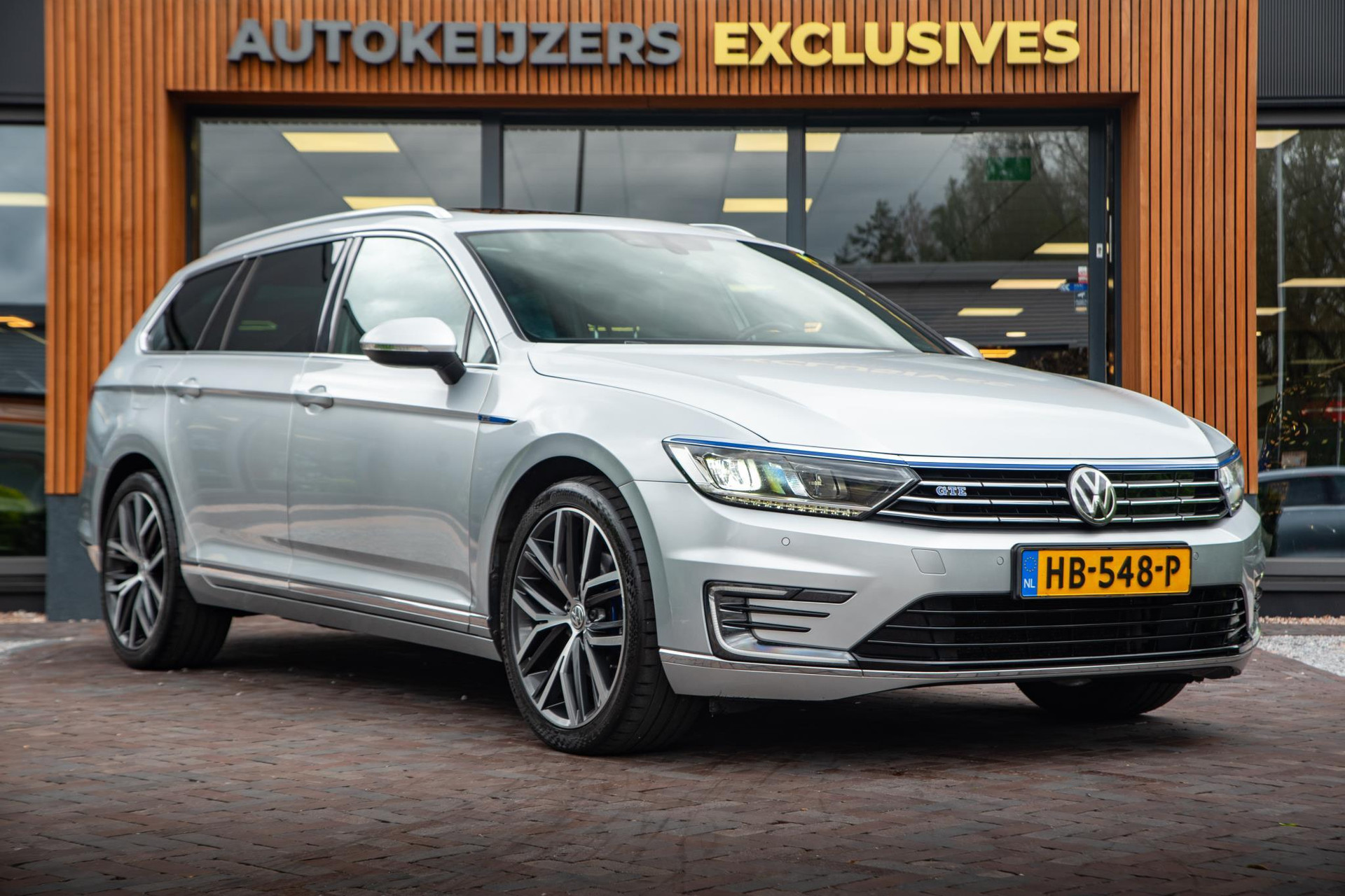 Volkswagen Passat Variant 1.4 TSI GTE Highline 2015 Reflex silver metallic 1