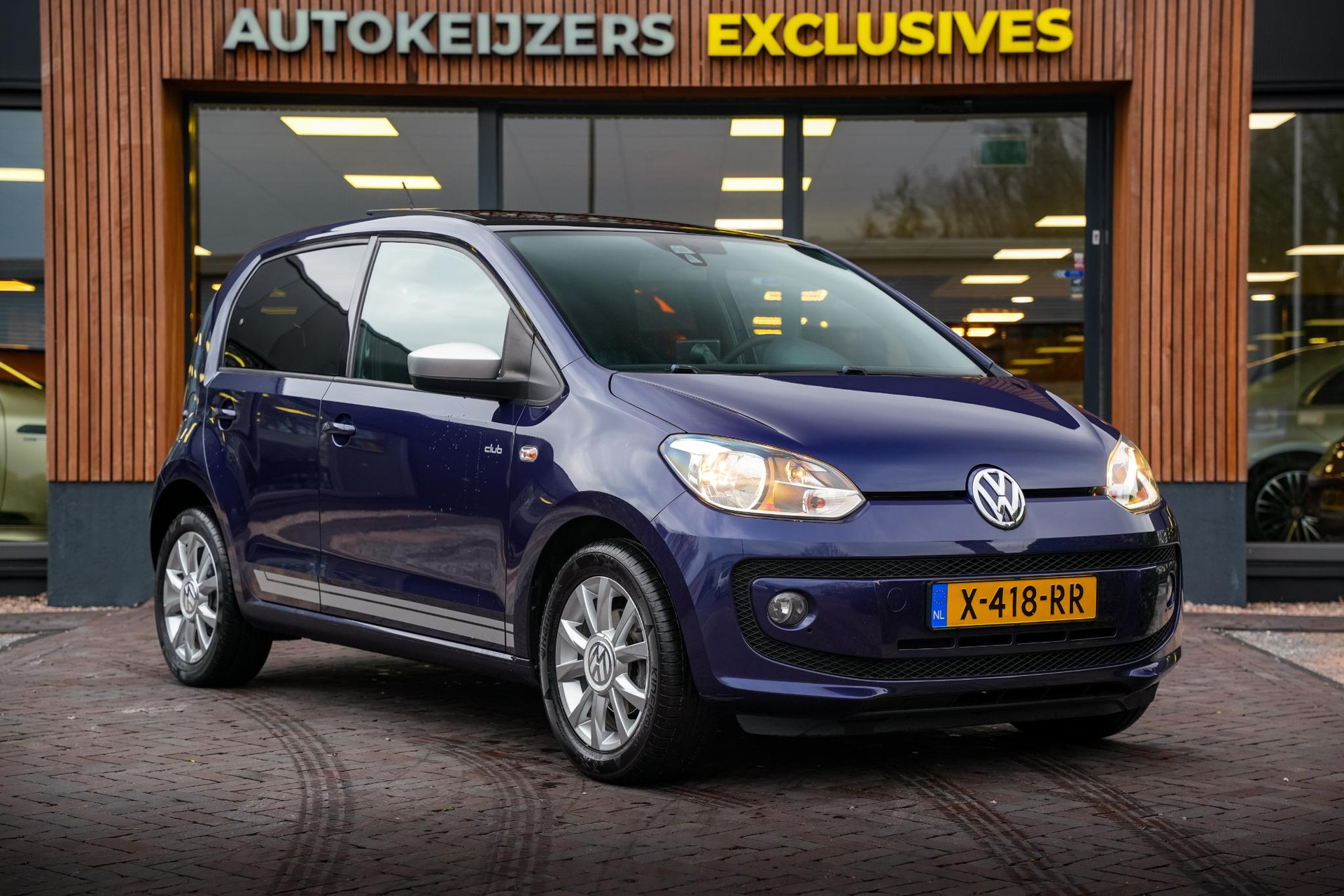 Volkswagen up! 1.0 high up! 2015 1
