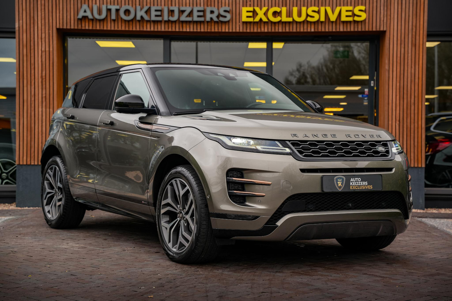 Land Rover Range Rover Evoque 2.0 P200 AWD R-Dynamic SE 2019 GALLIUM/SILICON SILVER 1