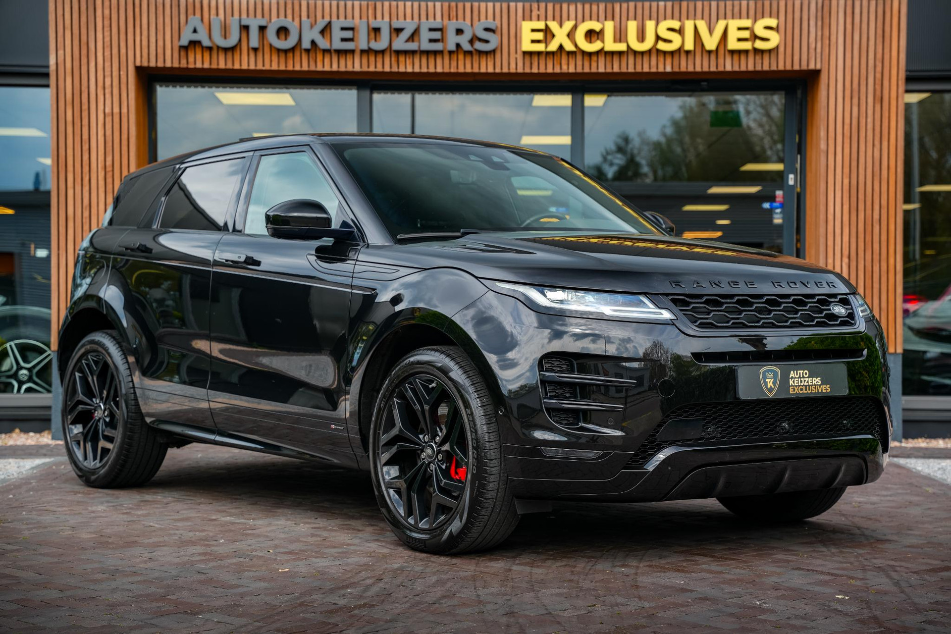 Land Rover Range Rover Evoque 2.0 P200 AWD Mild-Hybrid 2020 ULTIMATE BLACK/SANTORINI BLACK 1