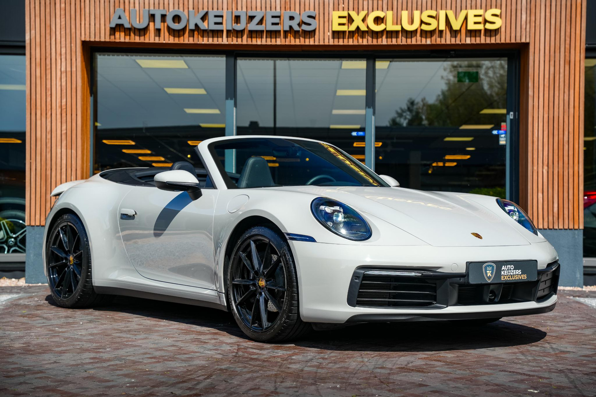 Porsche 911 Cabrio 3.0 Carrera 2024 1