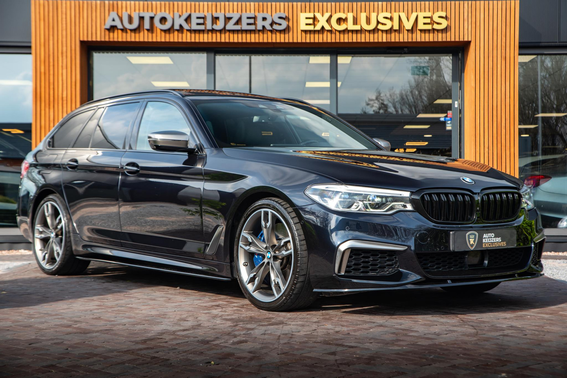BMW 5 Serie Touring M550d xDrive High Executive 2020 1