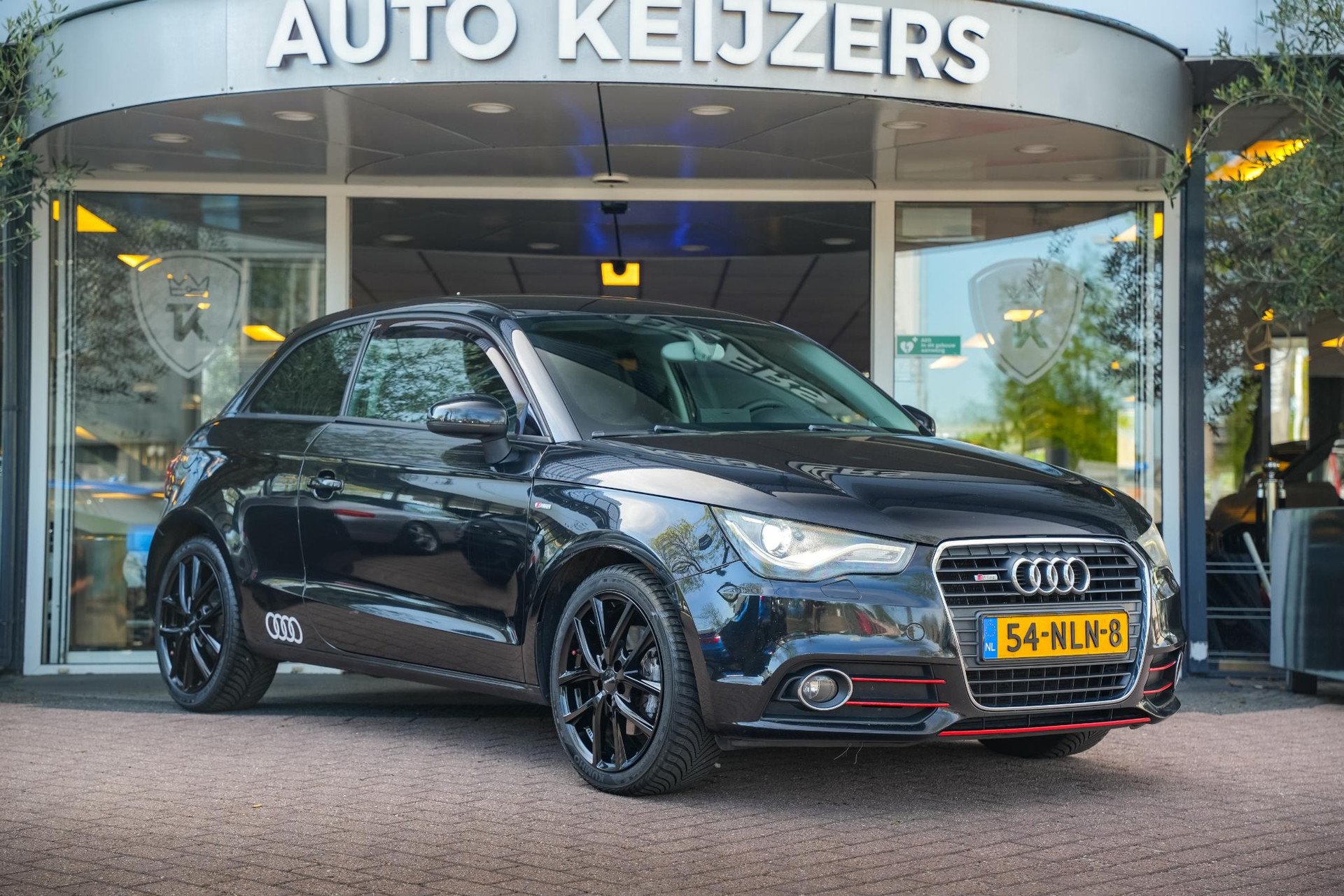 Audi A1 1.4 TFSI 119g. Ambition Pro Line Business 2010 Phantomzwart pareleffect 1