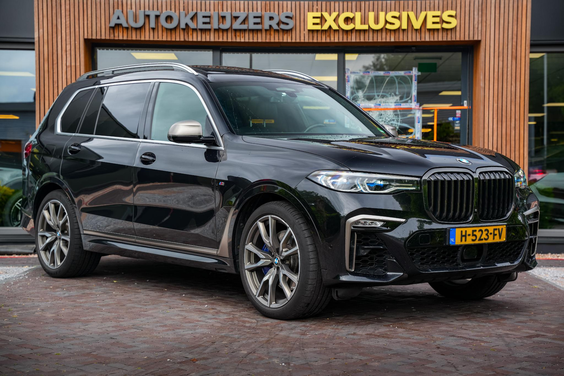 BMW X7 M50d High Executive 2020 Saphirschwarz metallic 1