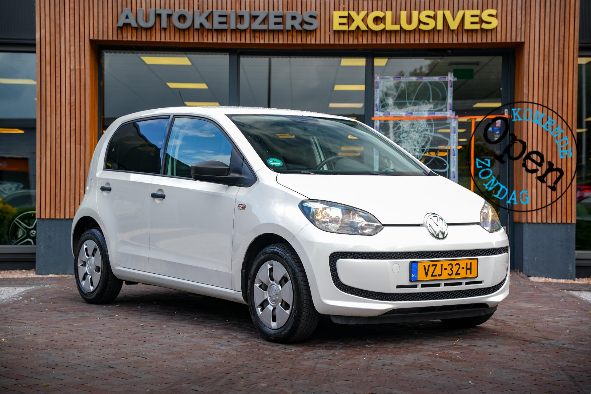 Volkswagen up! Load Up! 2016 1