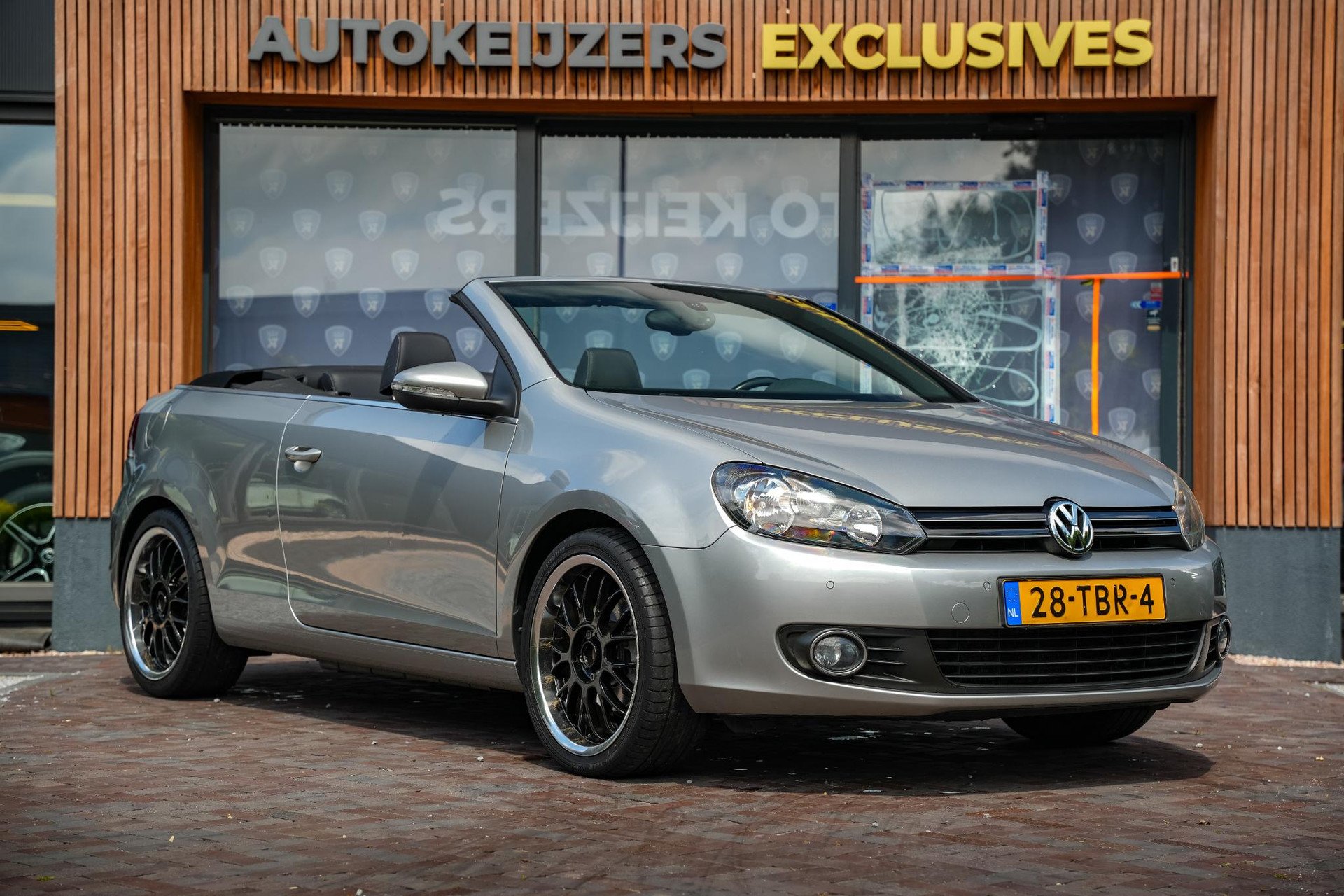 Volkswagen GOLF Cabriolet 1.2 TSI BlueMotion 2012 Tungsten silver / zwart dak 1