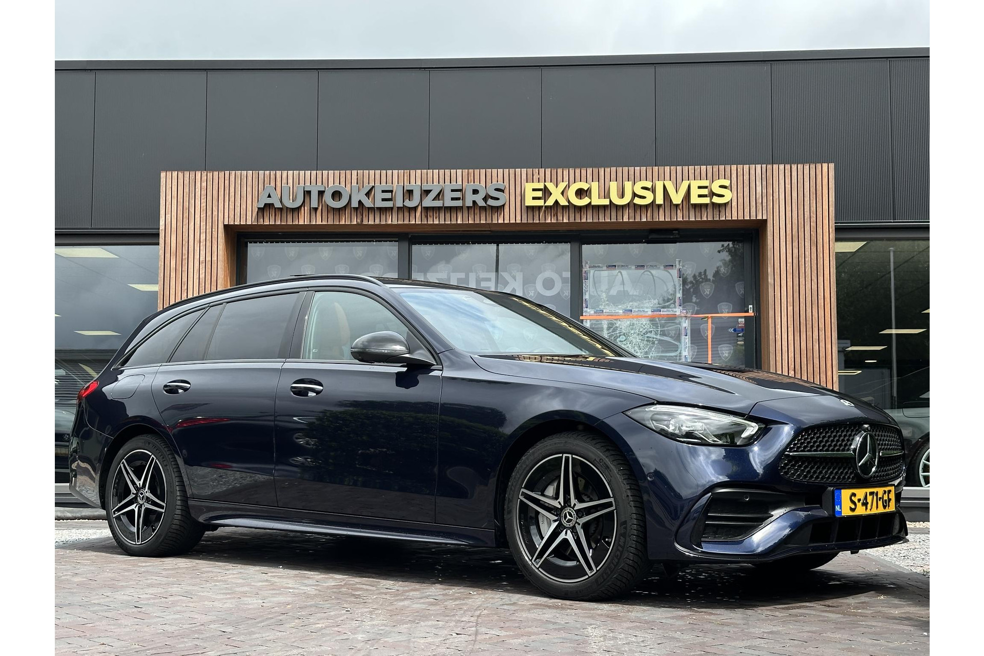 Mercedes-Benz C-Klasse Estate 300 e AMG Line 2023 1