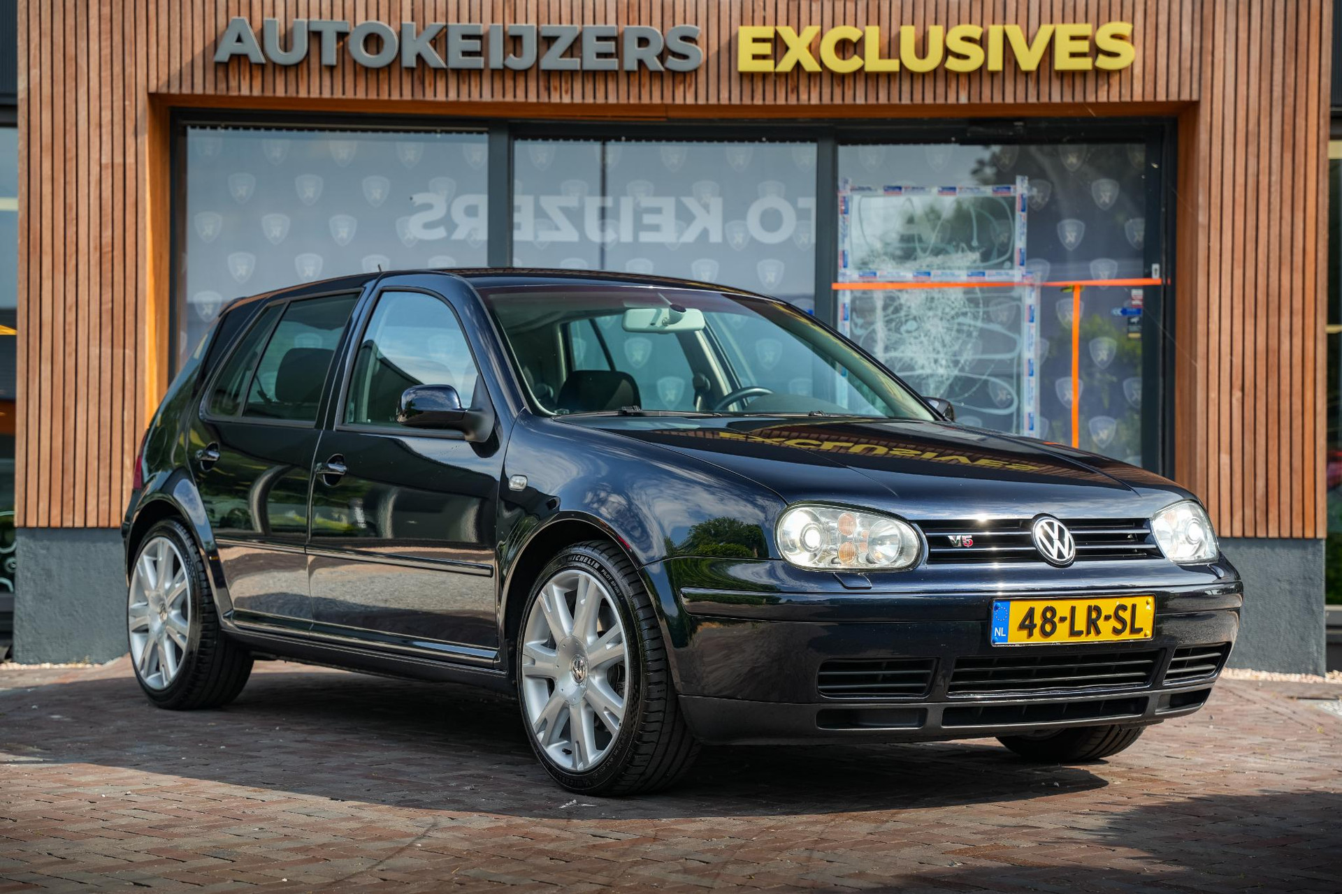 Volkswagen Golf 2.3 V5 Highline 2003 Moonlightblue pareleffect 1