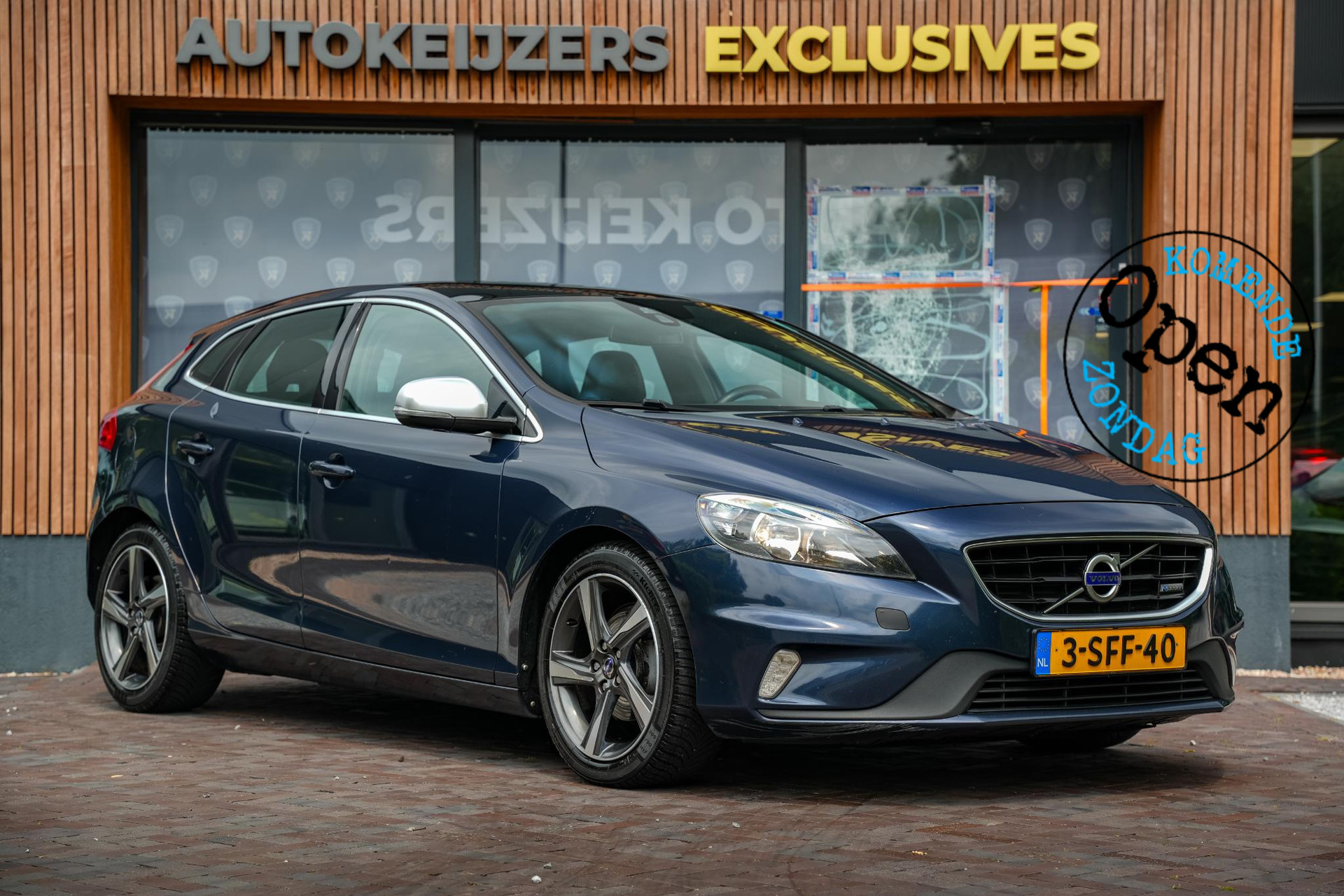 Volvo V40 1.6 D2 R-Design 2013  1