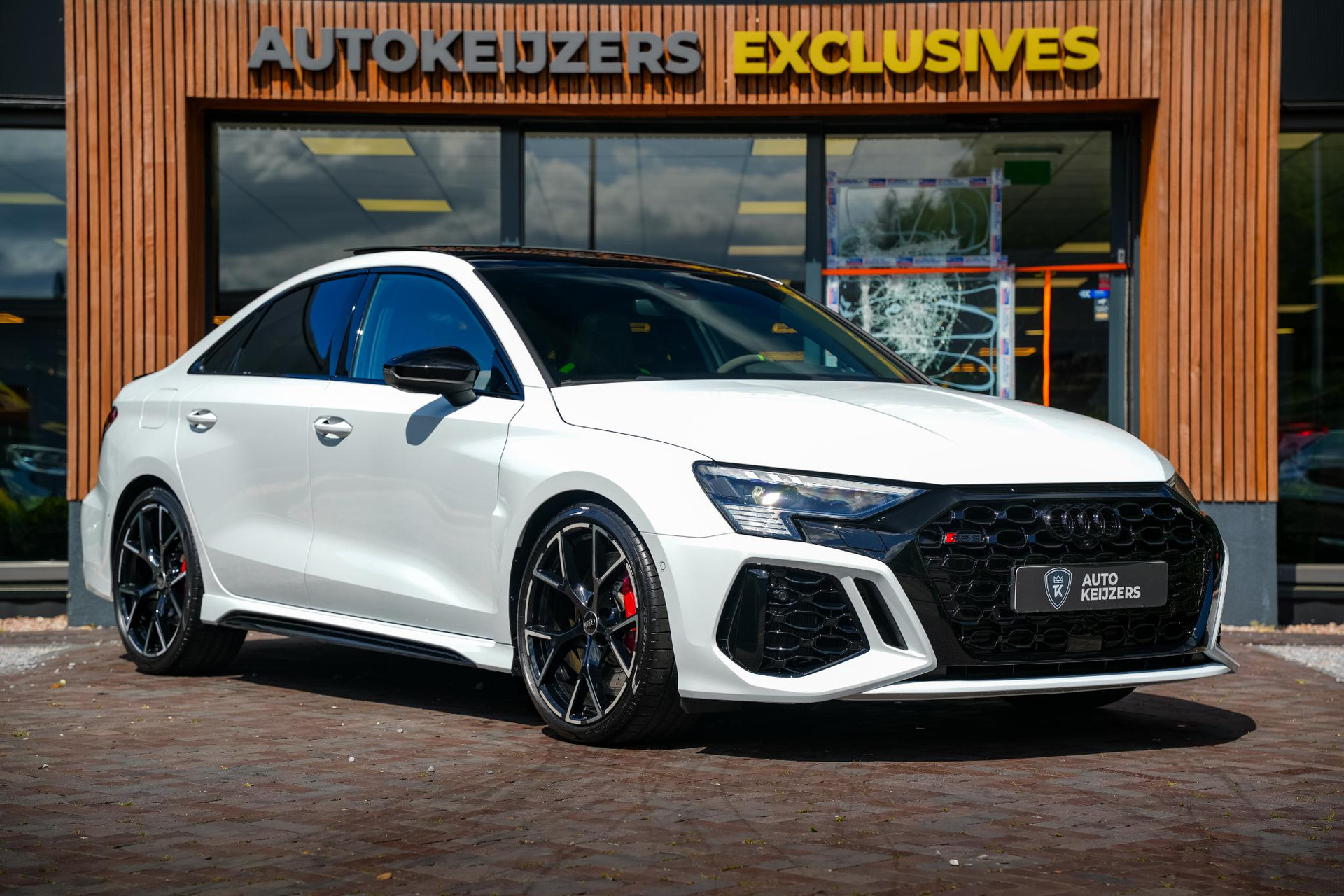 Audi A3 Limousine 2.5 TFSI RS 3 quattro 2023 Mauritius blue pearl effect (2Y) 1