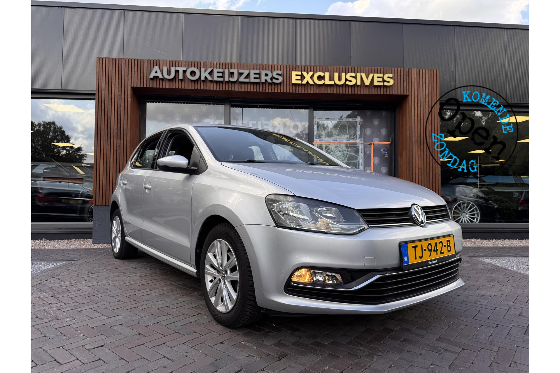 Volkswagen Polo 1.2 TSI Comfortline 2016 Reflex silver metallic 1