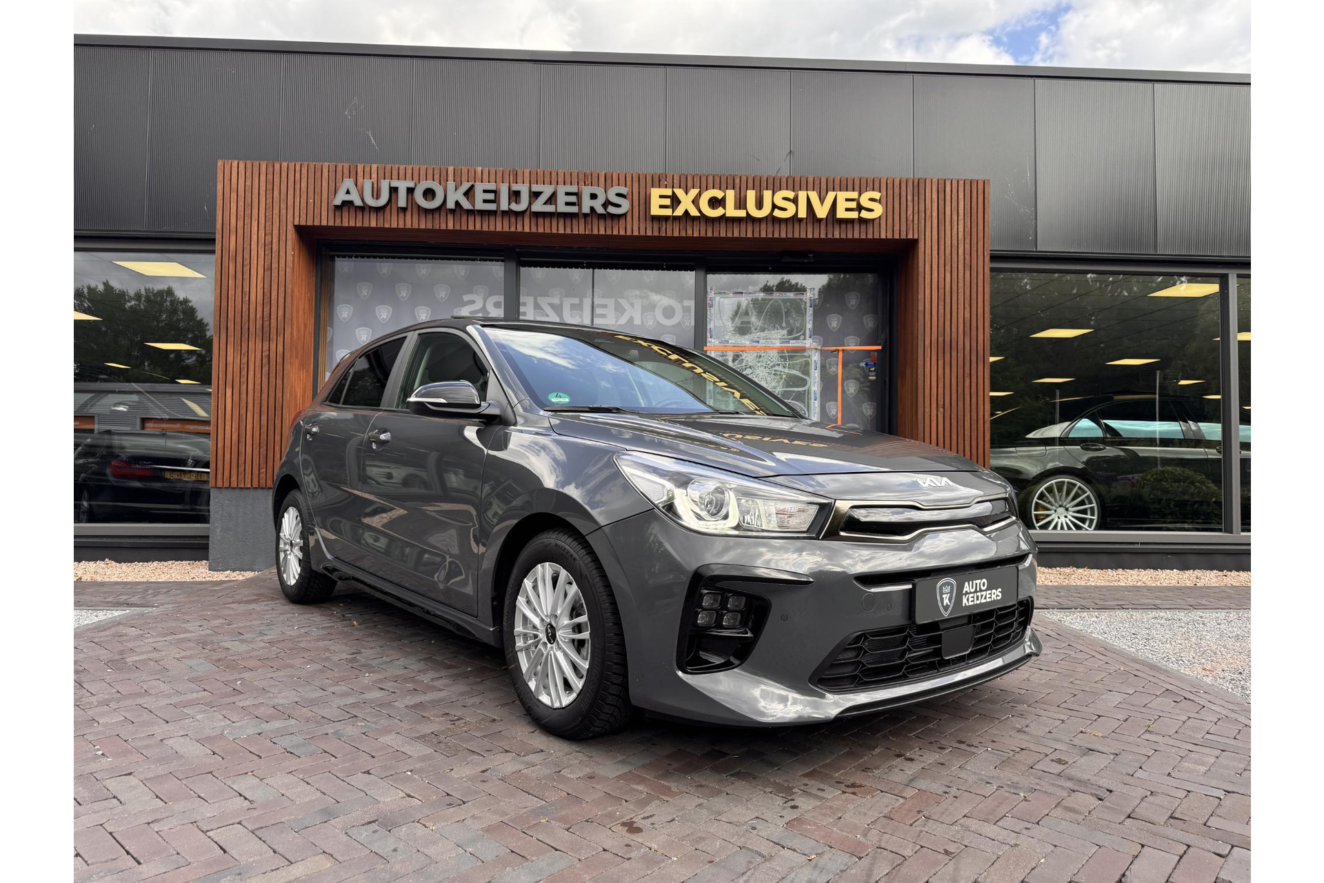 Kia Rio 1.0 T-GDi MHEV DynamicLine 2023 Perennial Gray Metallic (PRG) 1