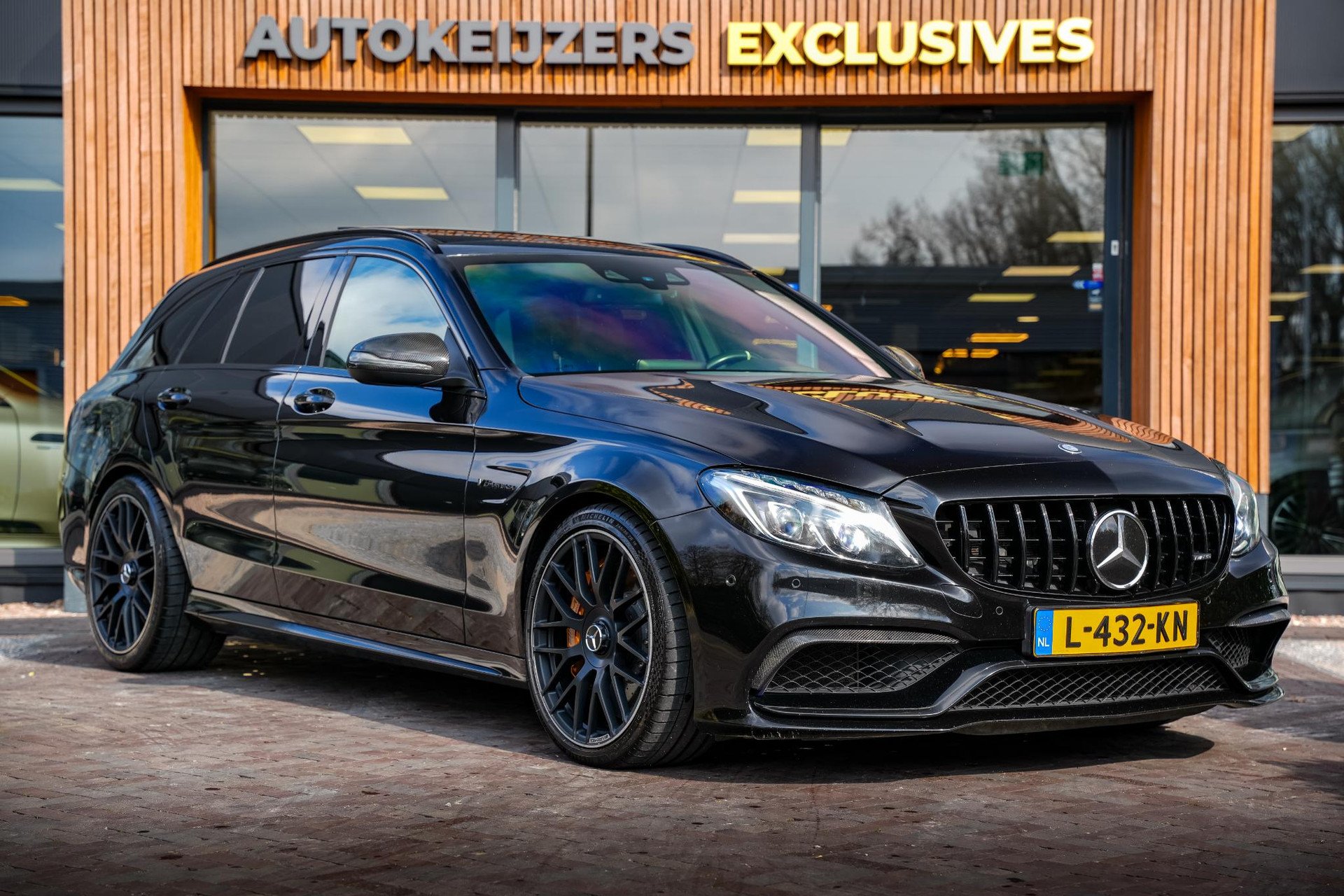 Mercedes-Benz C-Klasse Estate AMG 63 S 2015 1