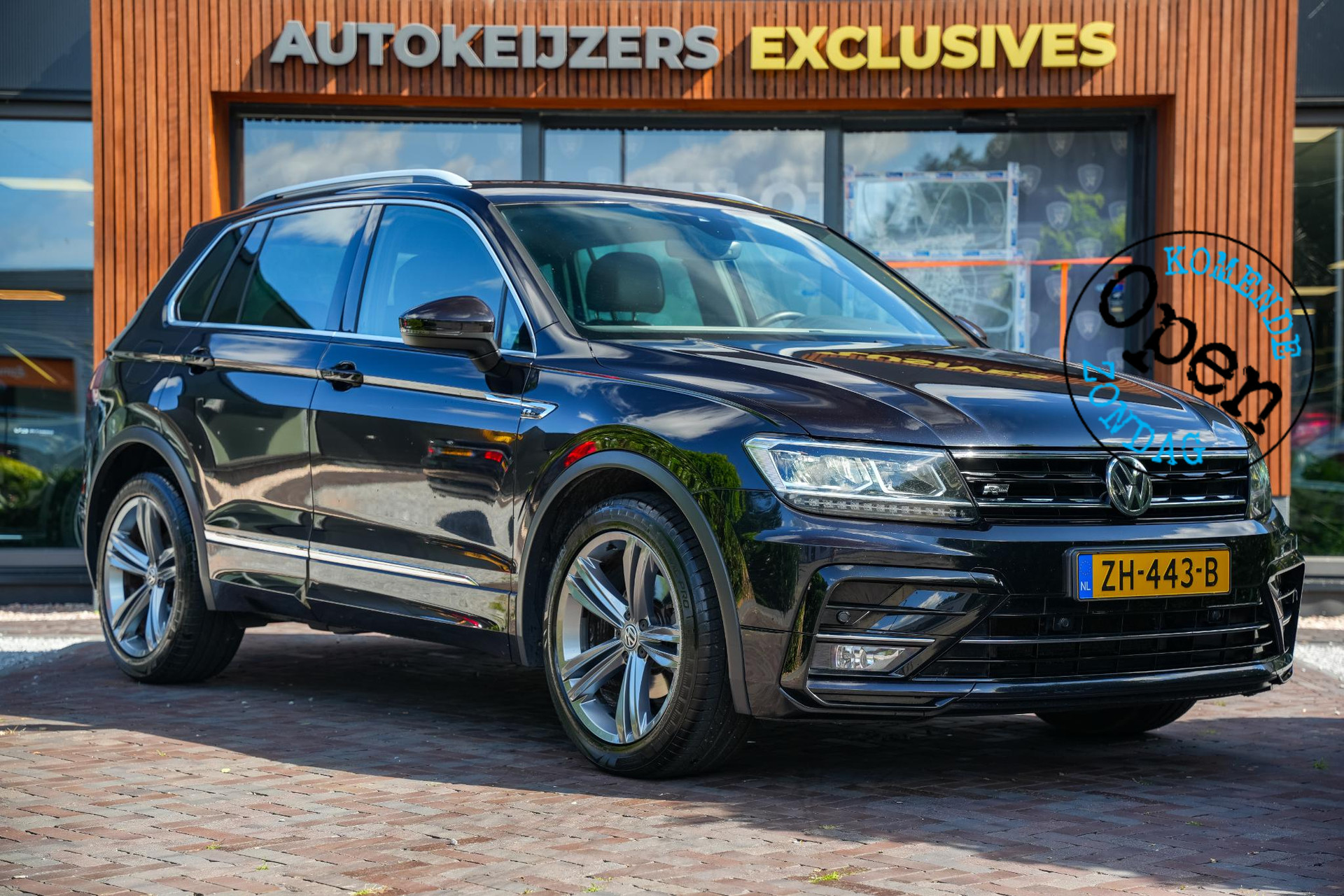 Volkswagen Tiguan 1.5 TSI ACT Highline Business R 2019 Deep black pearl 1