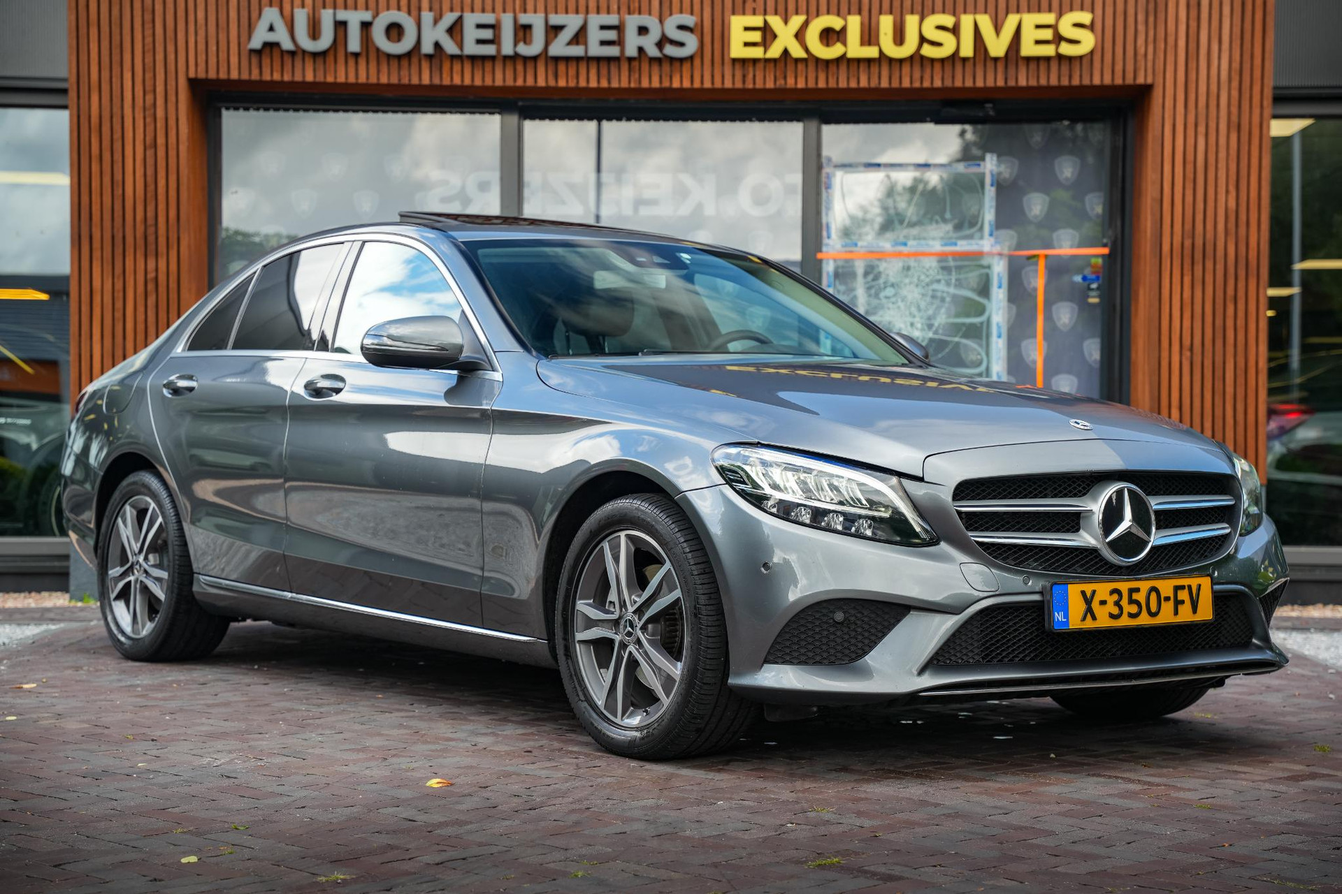 Mercedes-Benz C-Klasse 200 Premium Plus Pack 2019 SELENITE GRAY - METALLIC FINISH (992U) 1