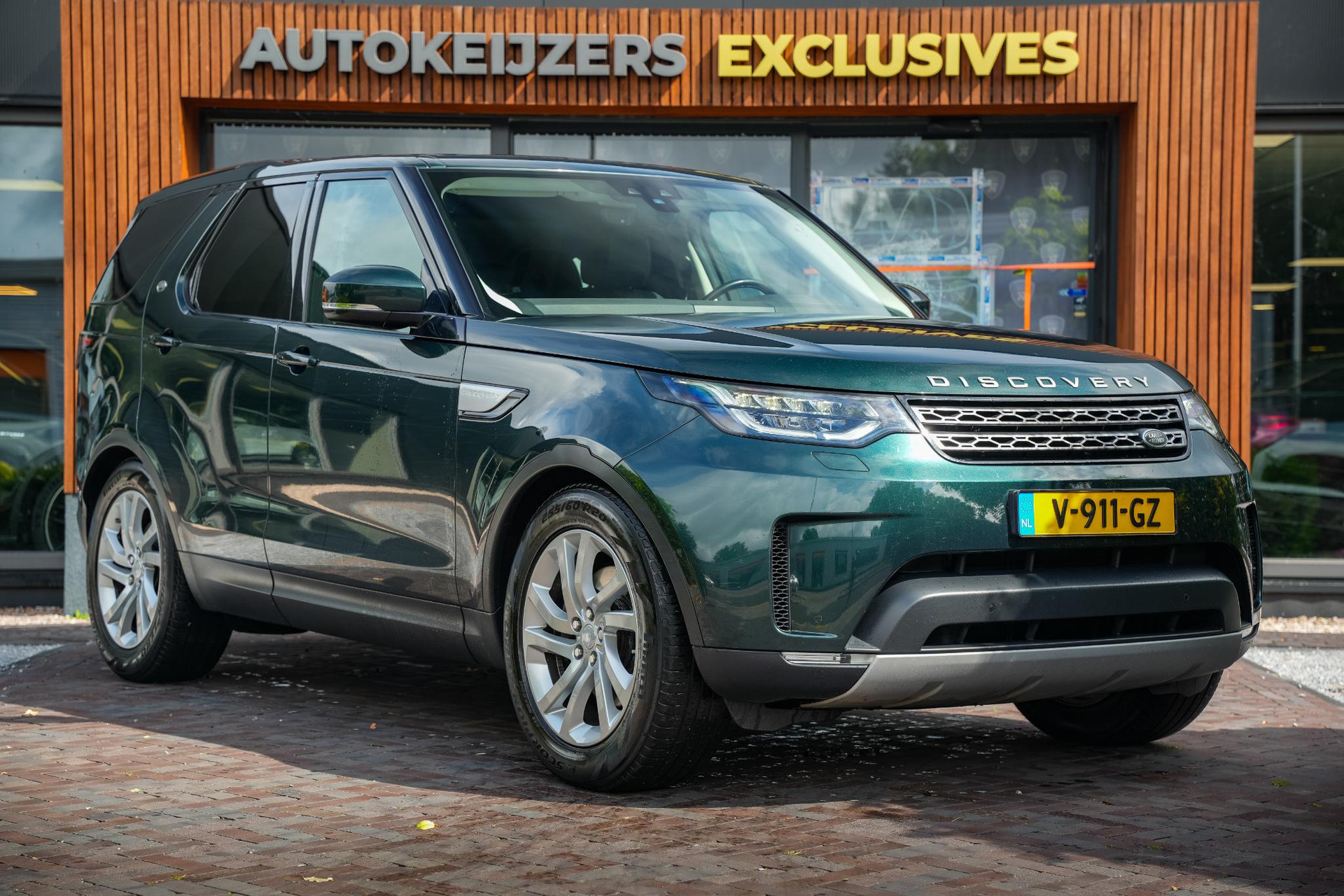 Land Rover Discovery 3.0 SDV6 HSE Luxury 2017 Groen 1