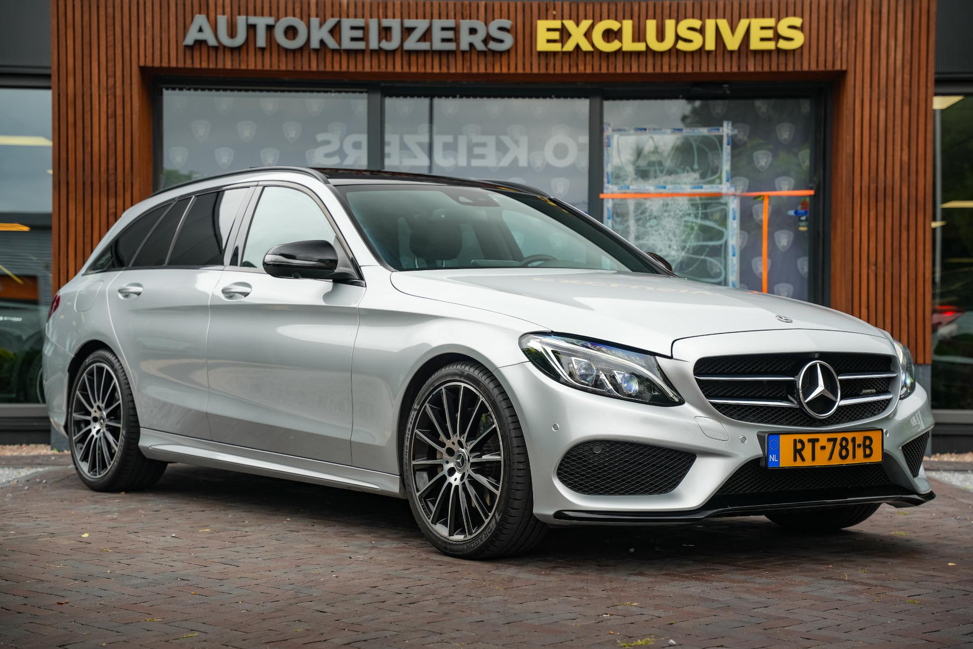 Mercedes-Benz C-Klasse Estate 180 Sport Edition Premium Plus 2018 IRIDIUM SILVER - METALLIC FINISH (775U) 1