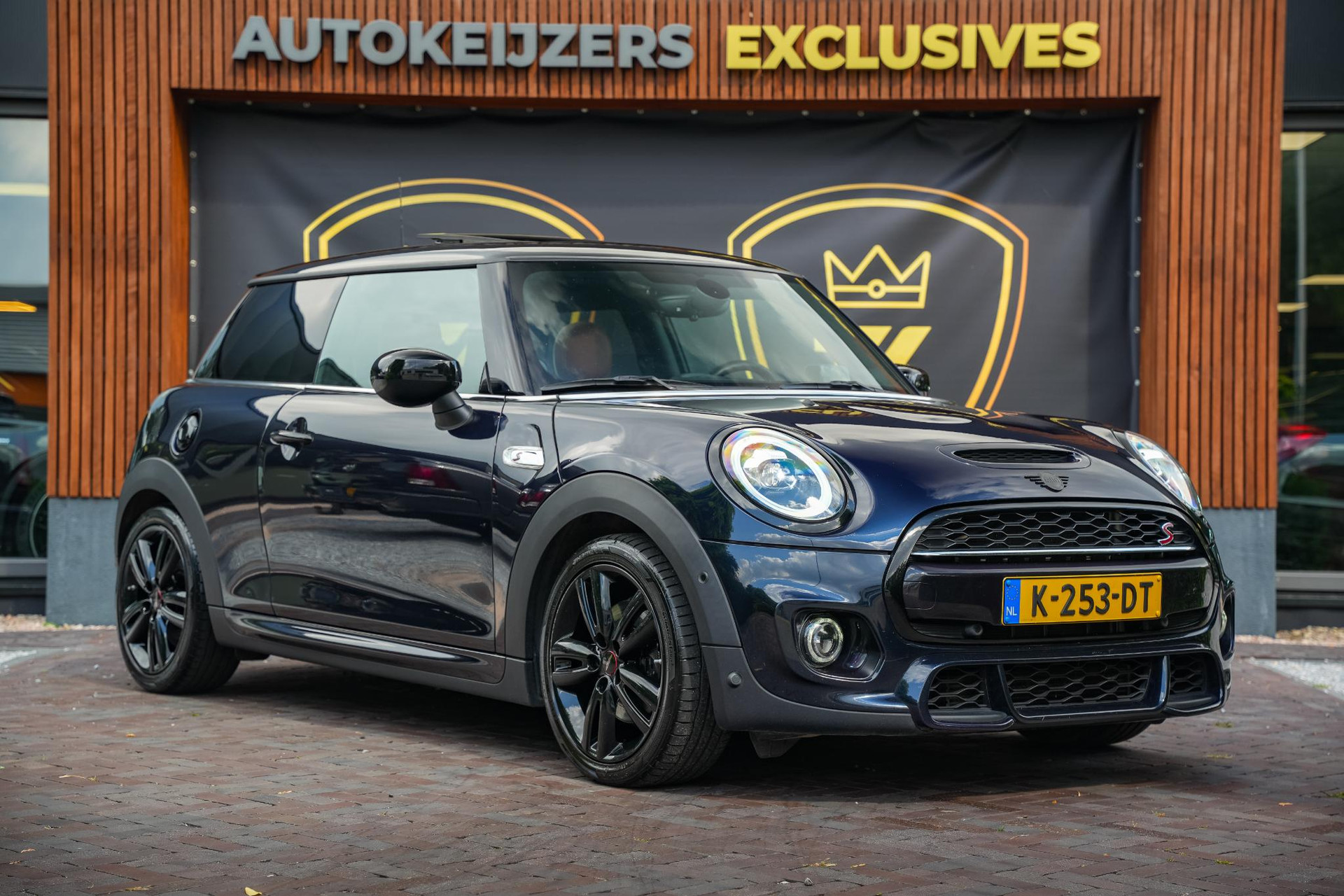MINI Mini 2.0 Cooper S Hammersmith 2020 Enigmatic black 1